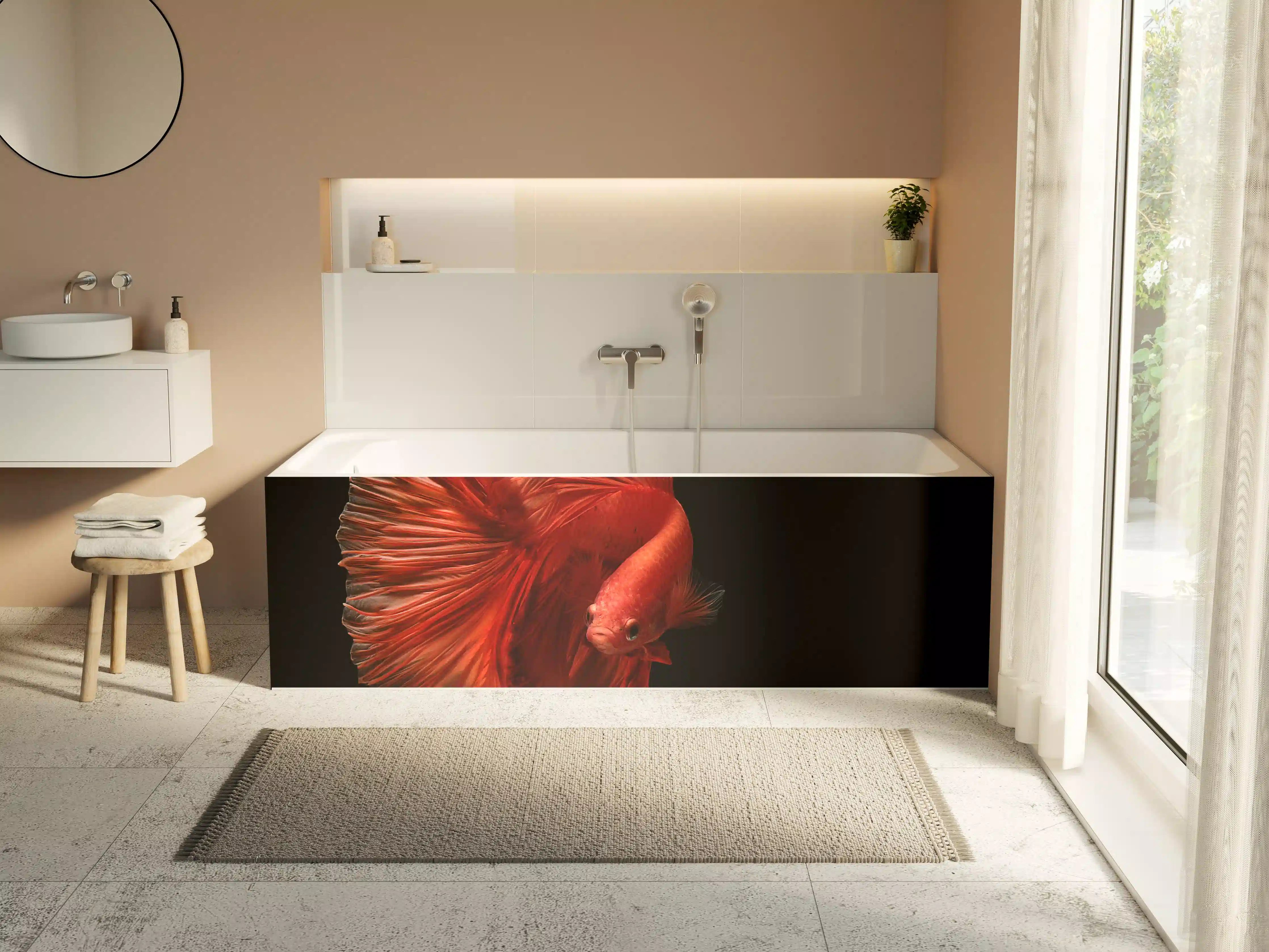 Badewannen-Rückwand - Elegant roter Betta-Fisch vor schwarzem Hintergrund