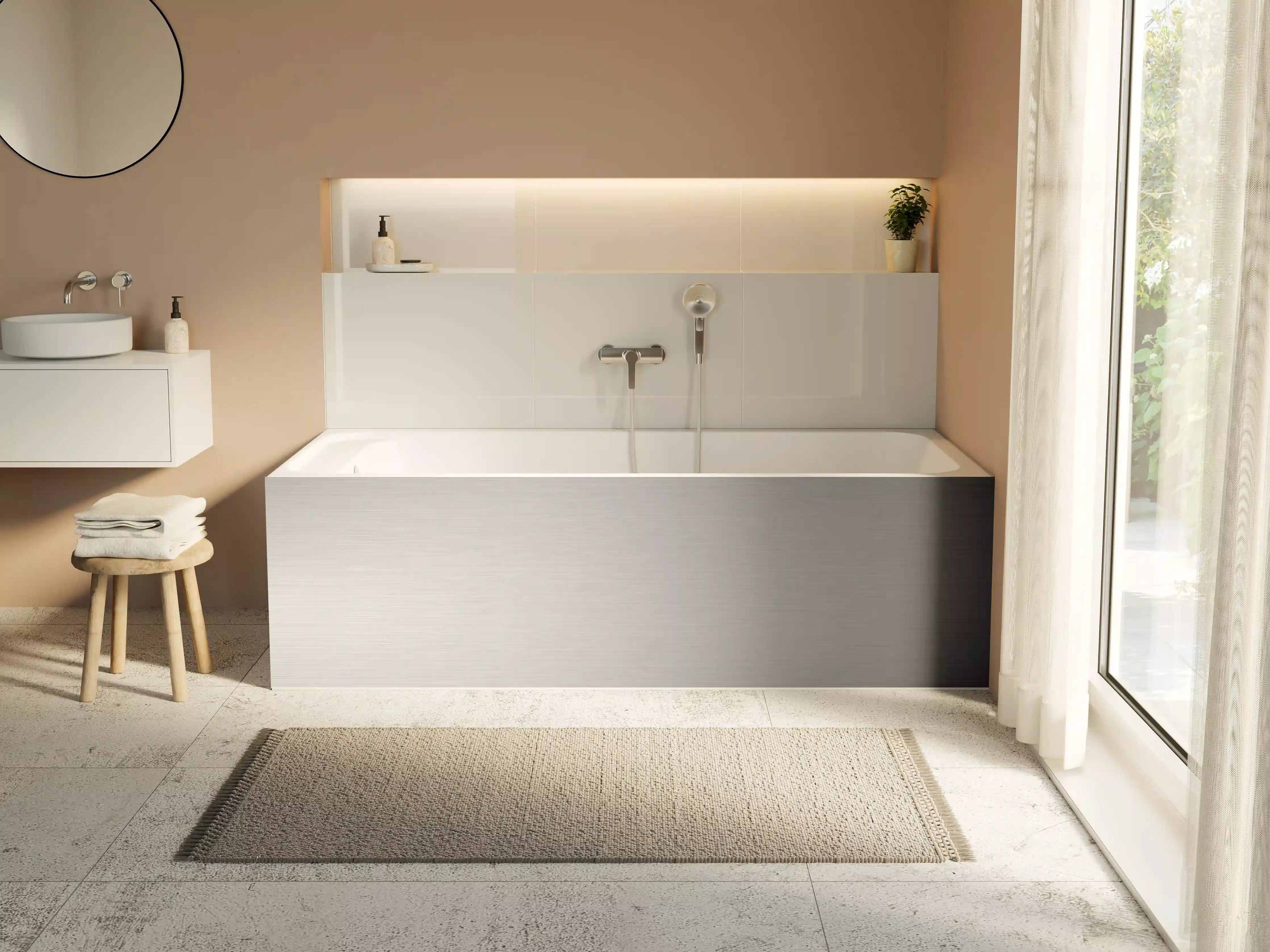 Badewannen-Rückwand - Elegante Silber-Metalltextur
