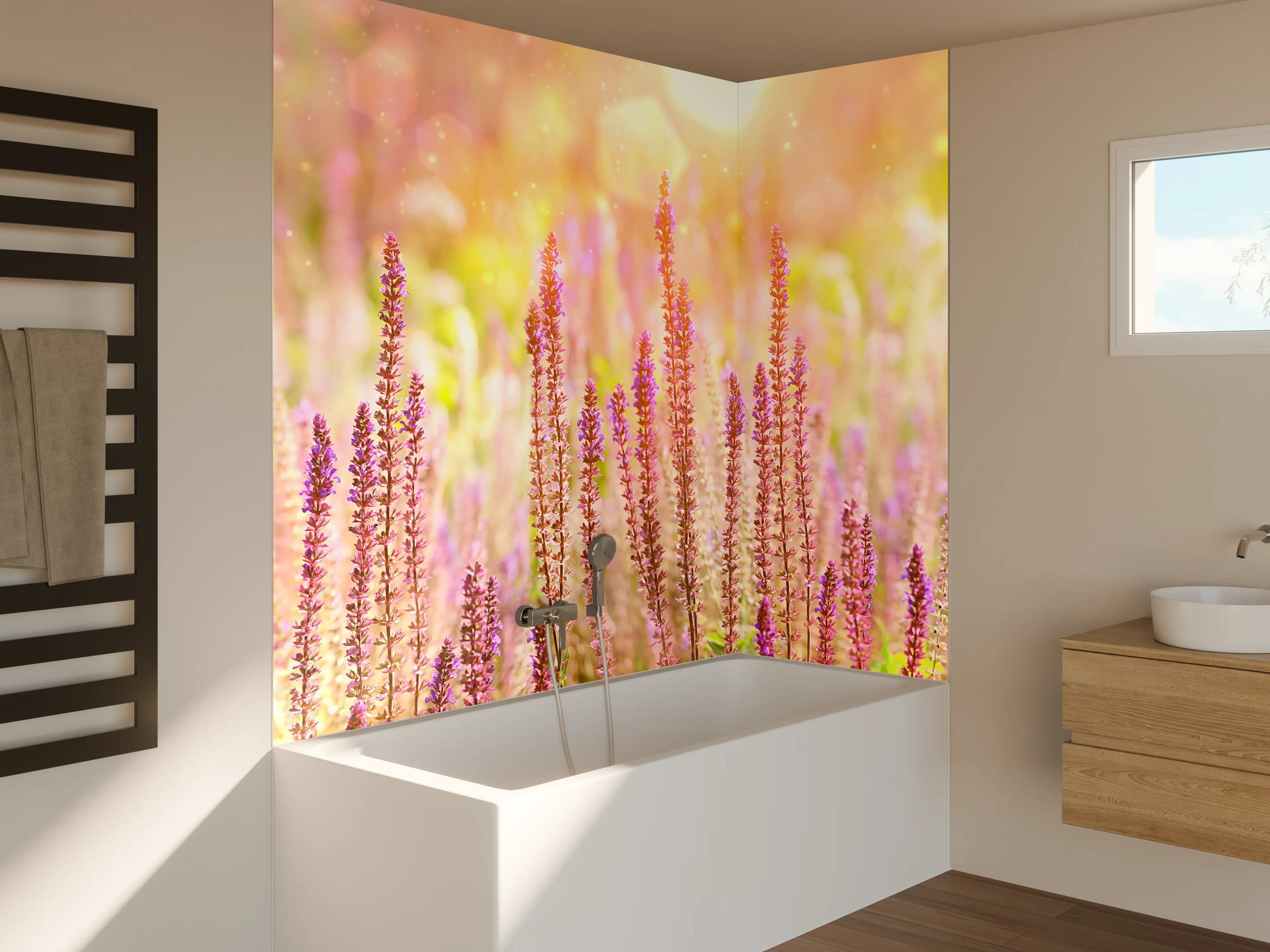 Badewannen-Rückwand - Farbenfrohe Blüten der Ziersalbei-Pflanzen