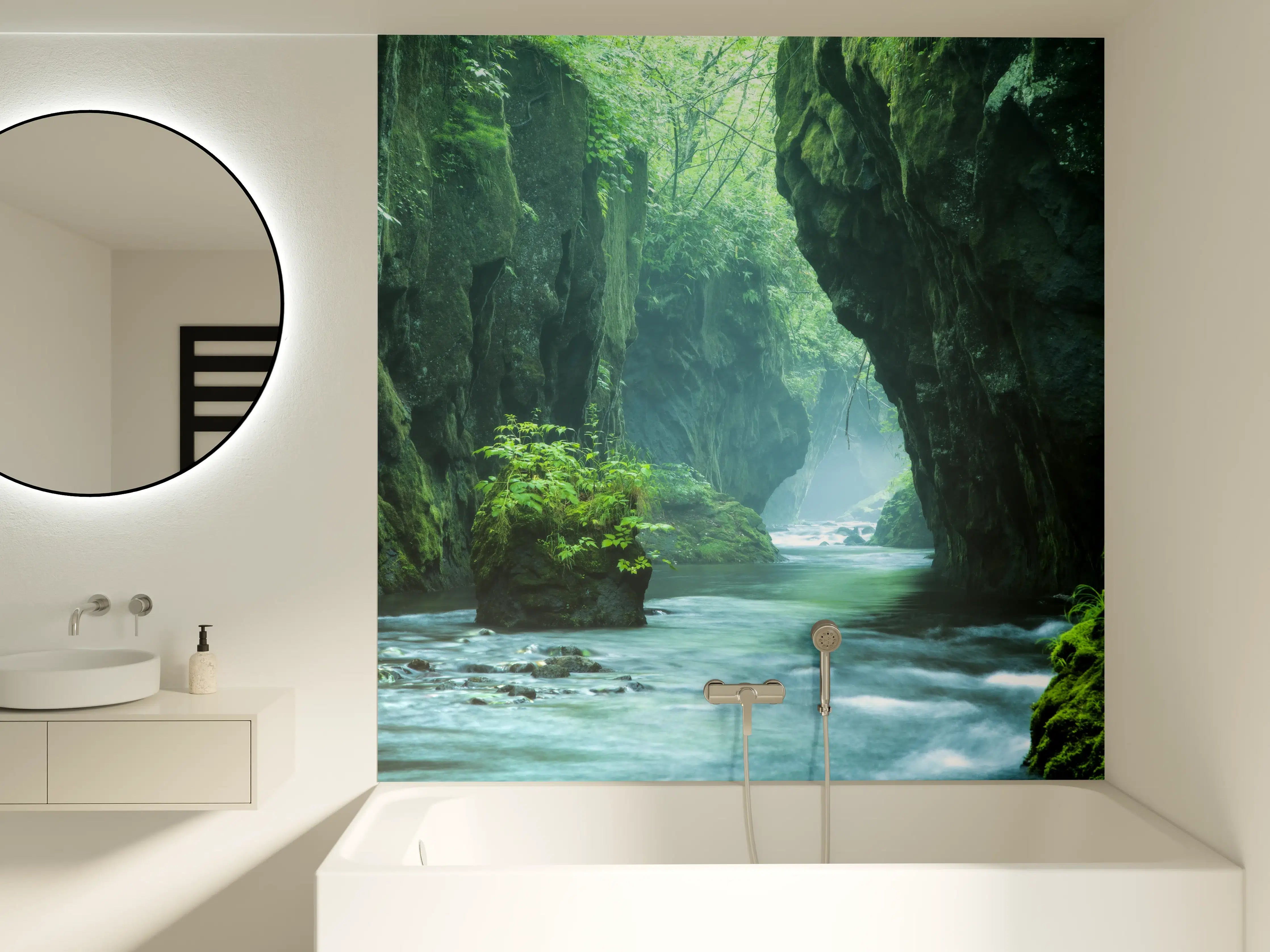 Badewannen-Rückwand - Felsschlucht im Dschungel Hokkaidos