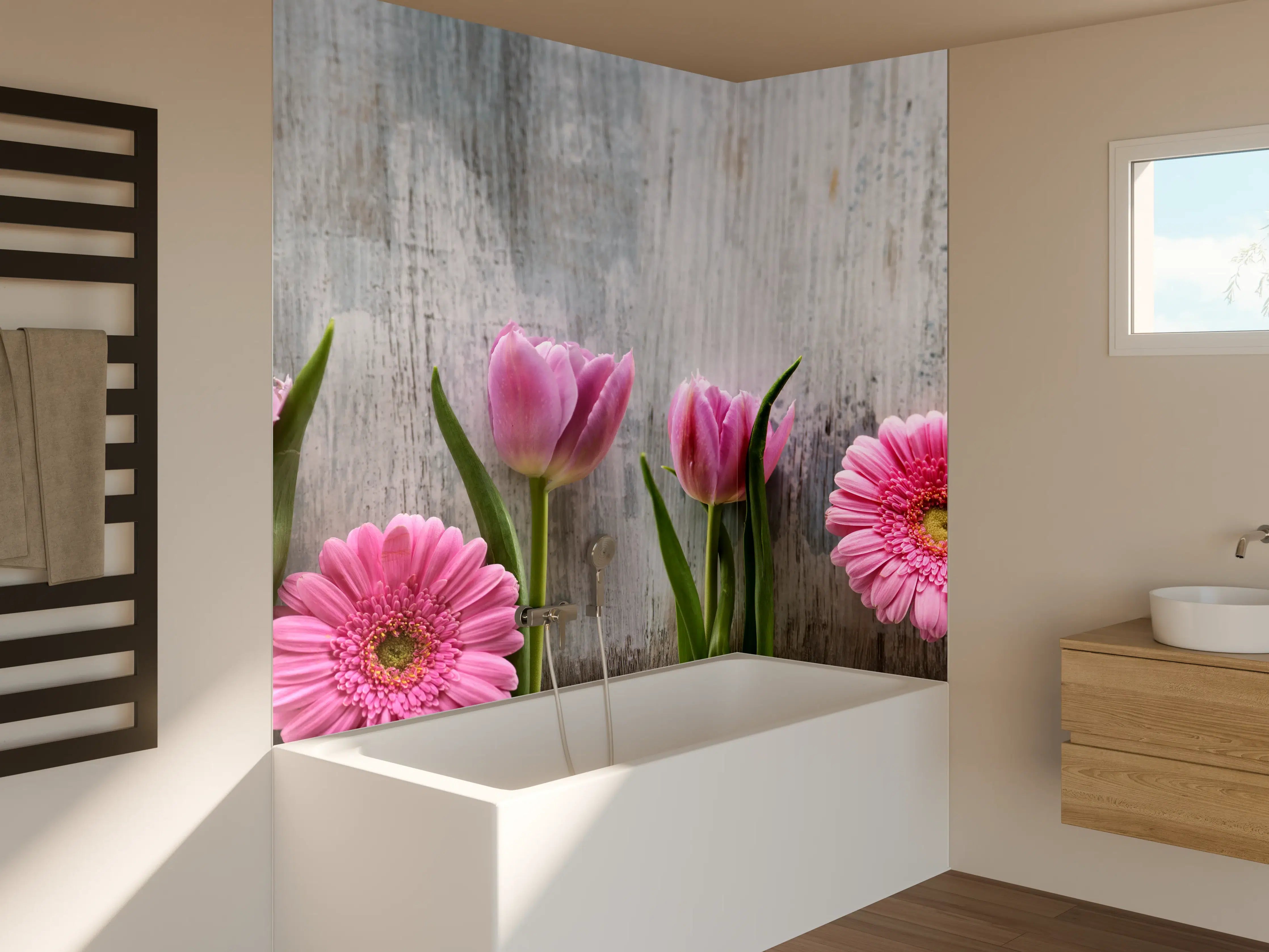 Badewannen-Rückwand - Frühlingsblumen auf schäbigem Holz
