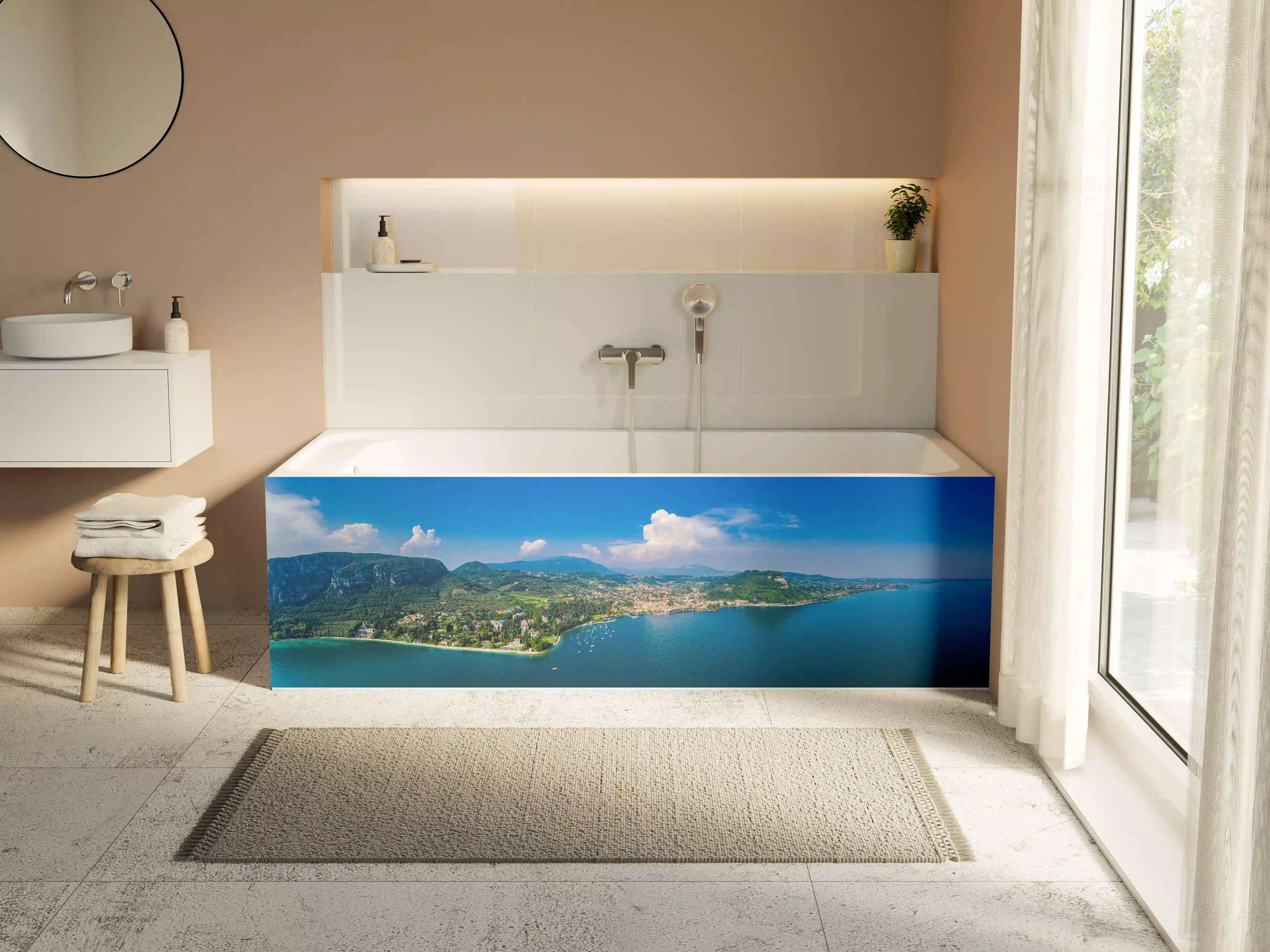 Badewannen-Rückwand - Gardasee Panorama Blau-Grün
