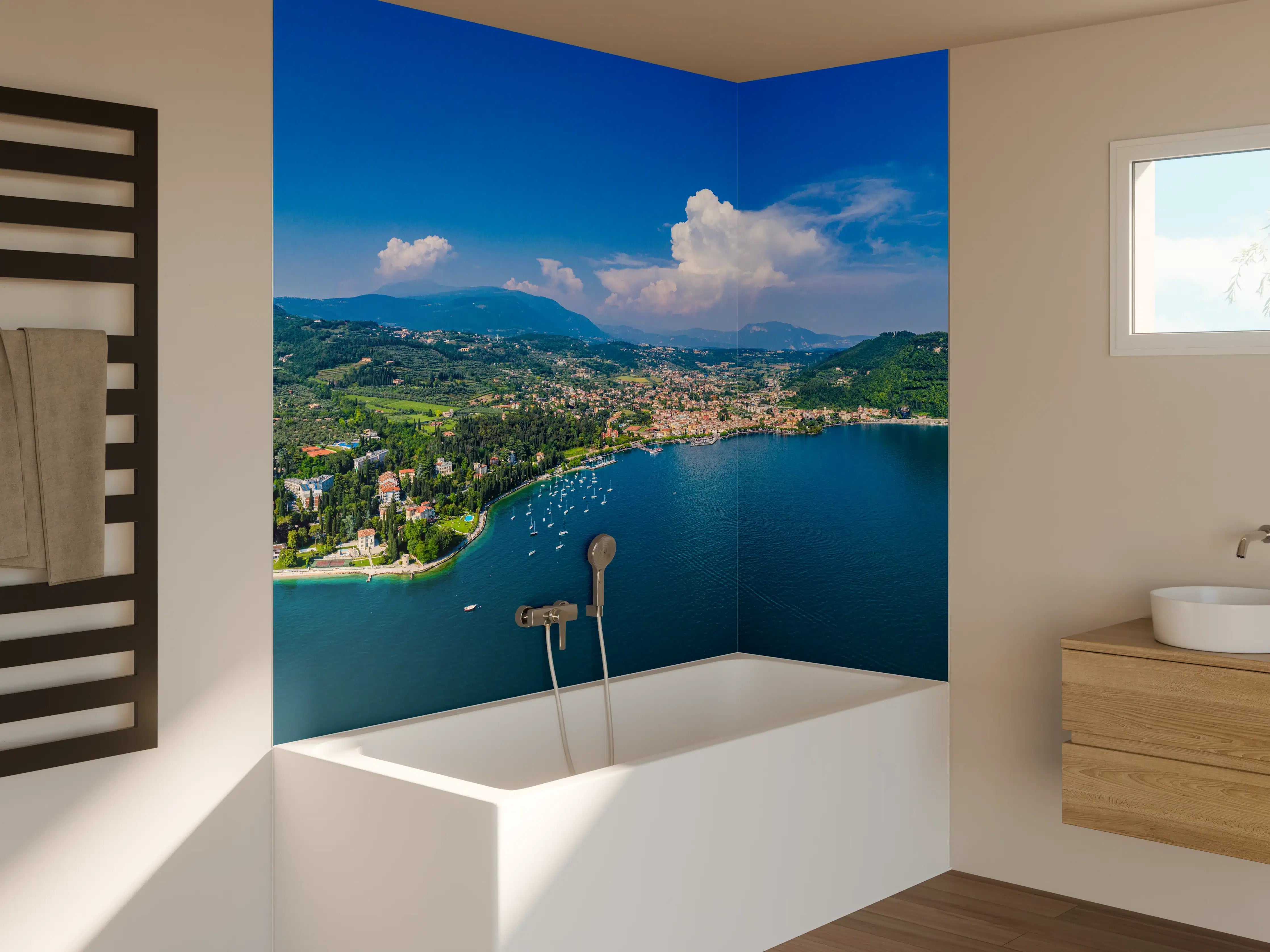 Badewannen-Rückwand - Gardasee Panorama Blau-Grün