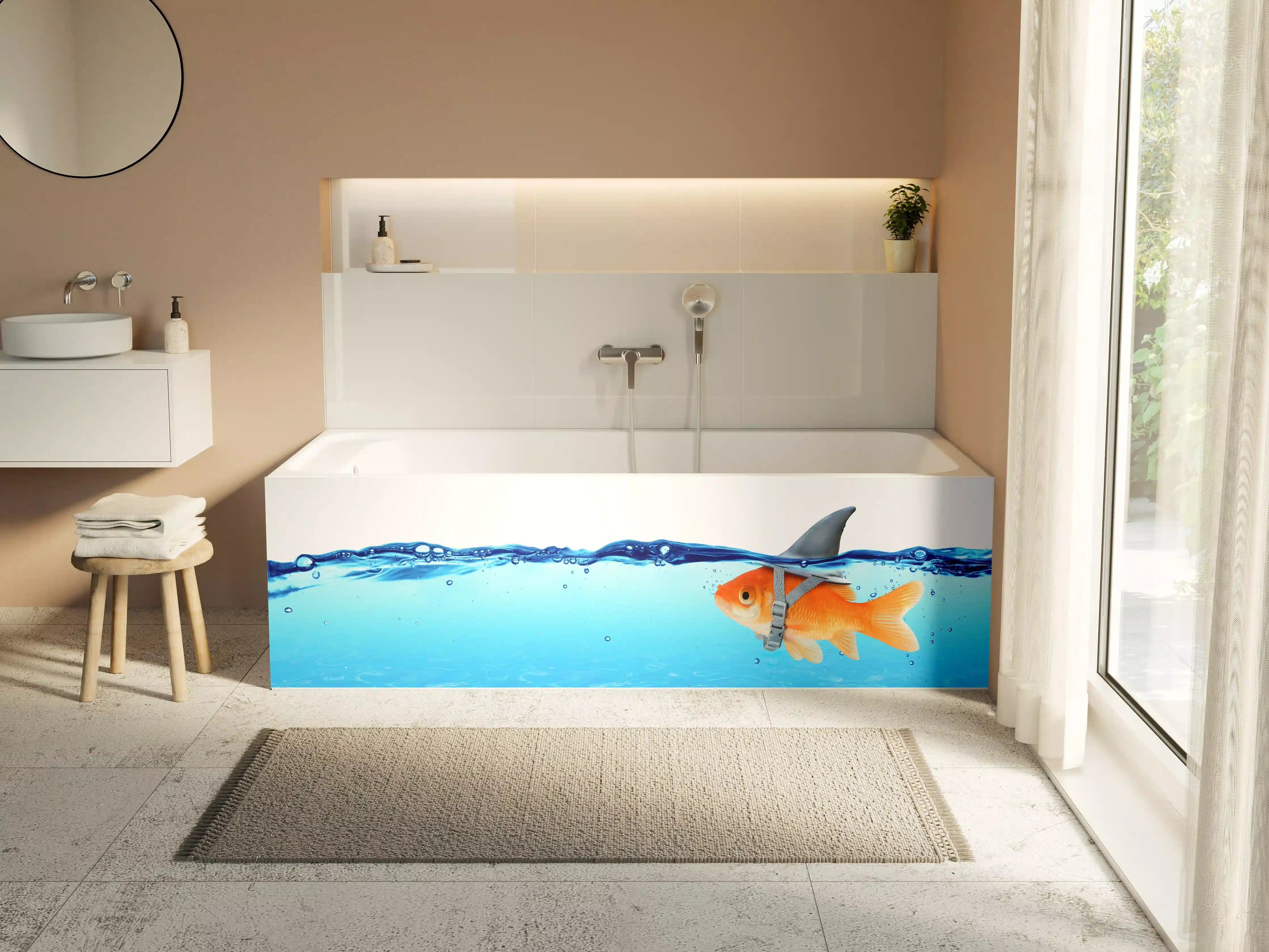Badewannen-Rückwand - Goldfisch als Hai