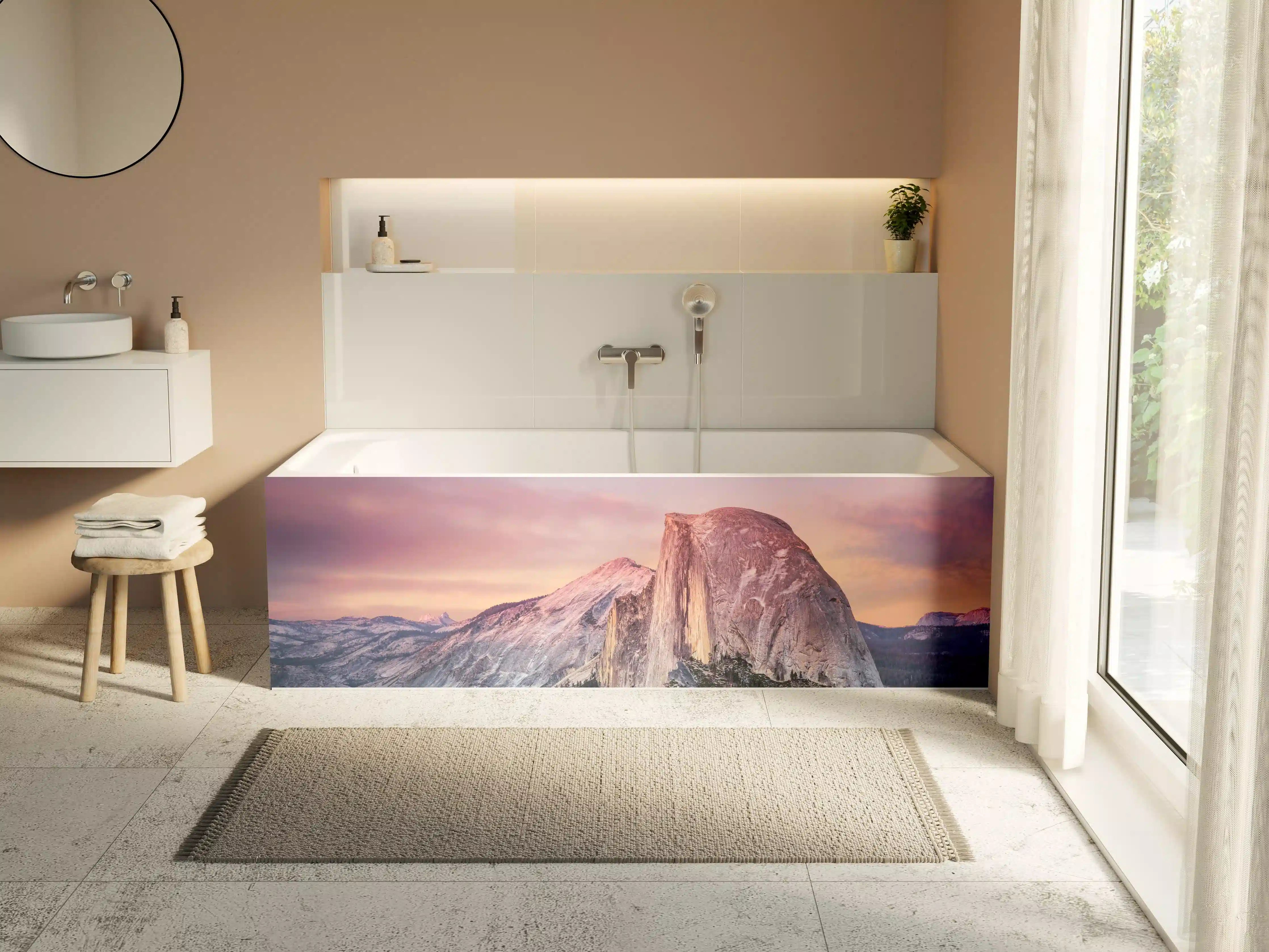 Badewannen-Rückwand - Graue Berge im Abendlicht