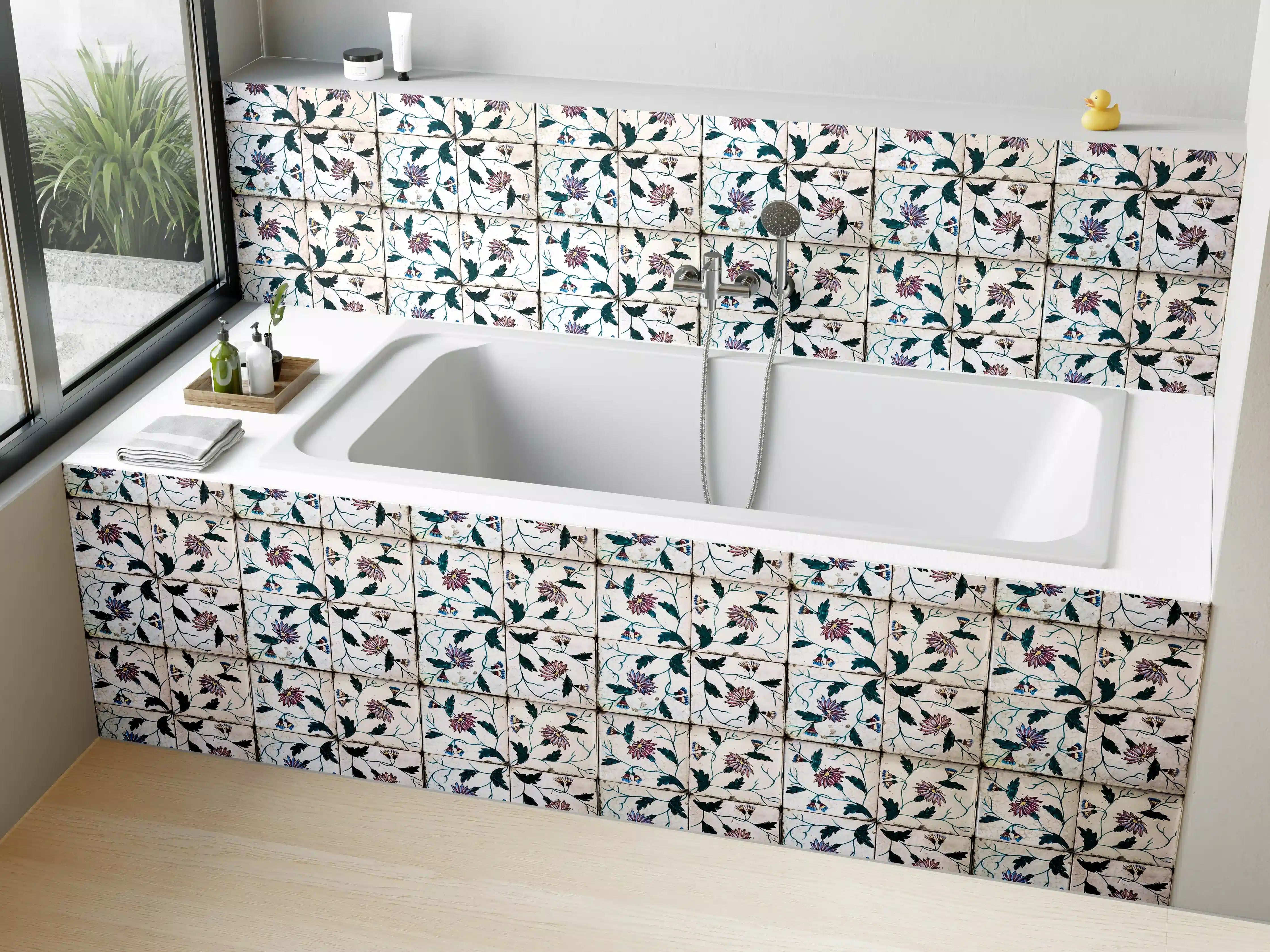 Badewannen-Rückwand - Graue Blätter im Blütenmeer