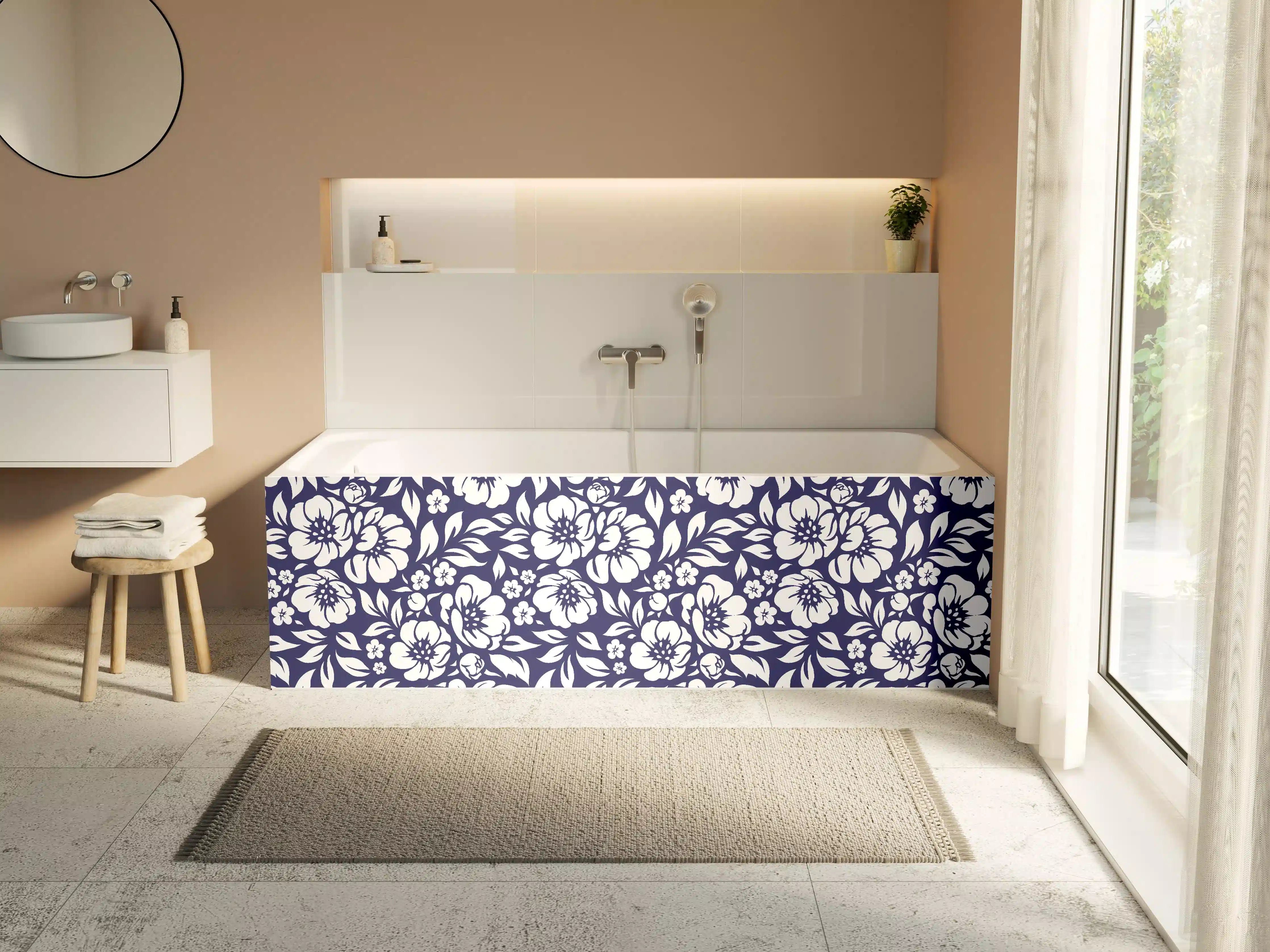 Badewannen-Rückwand - Graue Blumen in Blauweiß