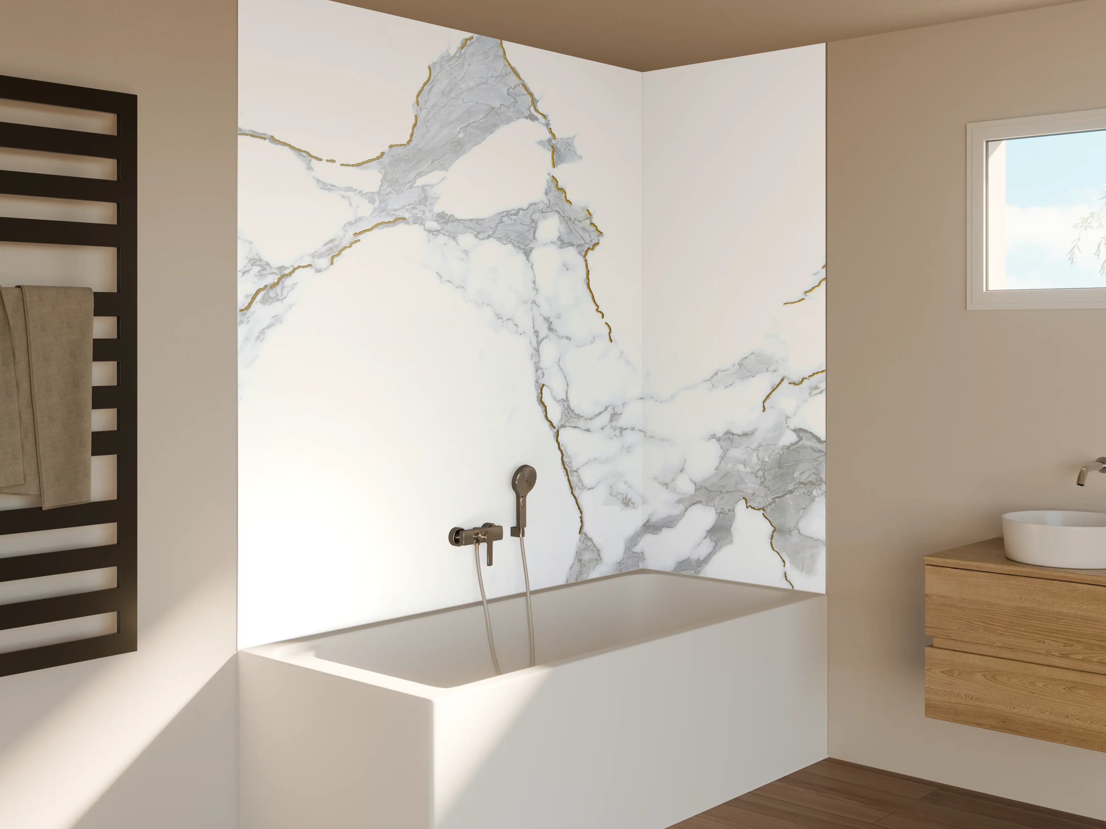 Badewannen-Rückwand - Graue Marmor-Akzente mit Goldglanz