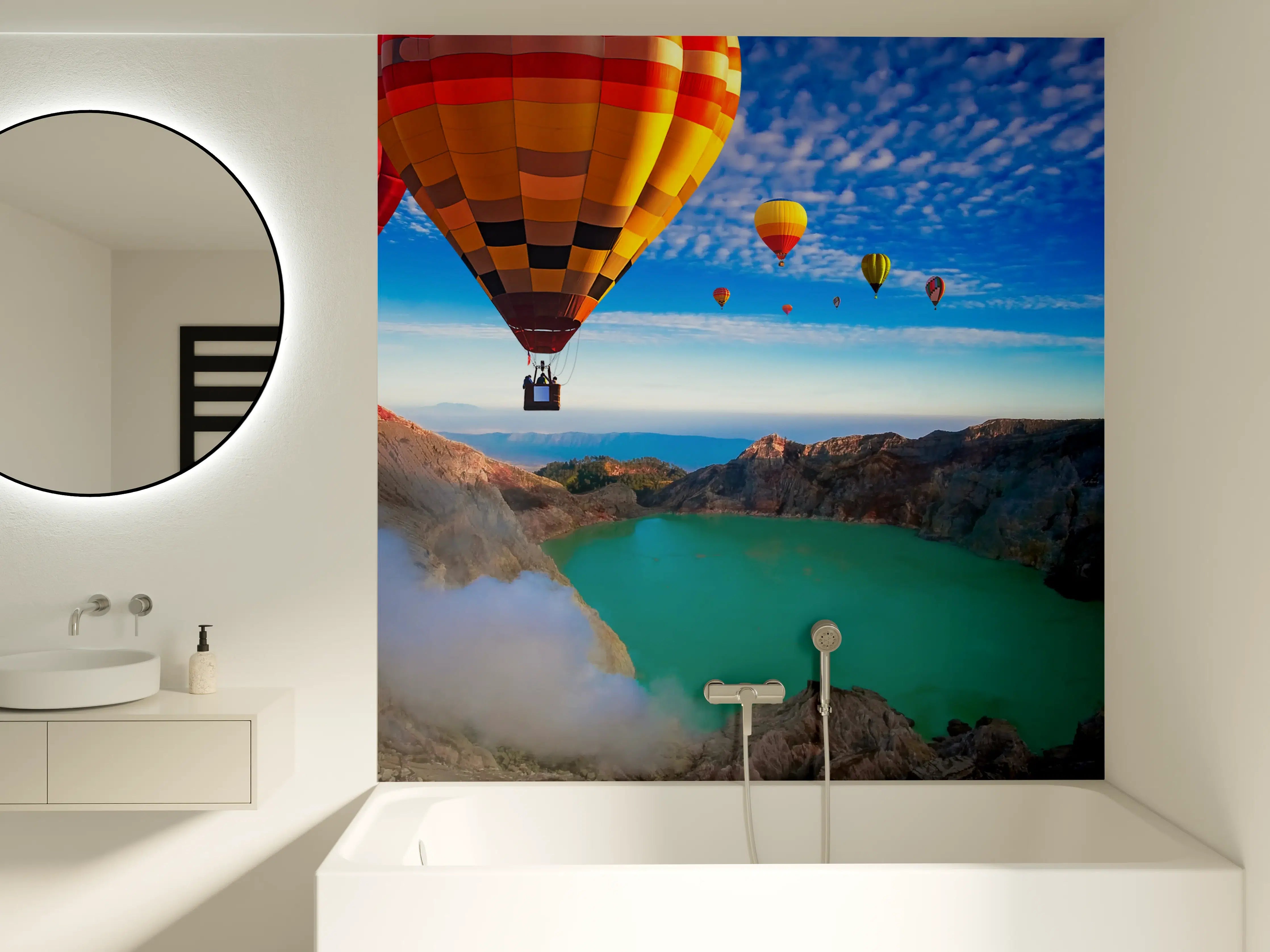 Badewannen-Rückwand - Heißluftballons über dem Krater Kawah Ijen