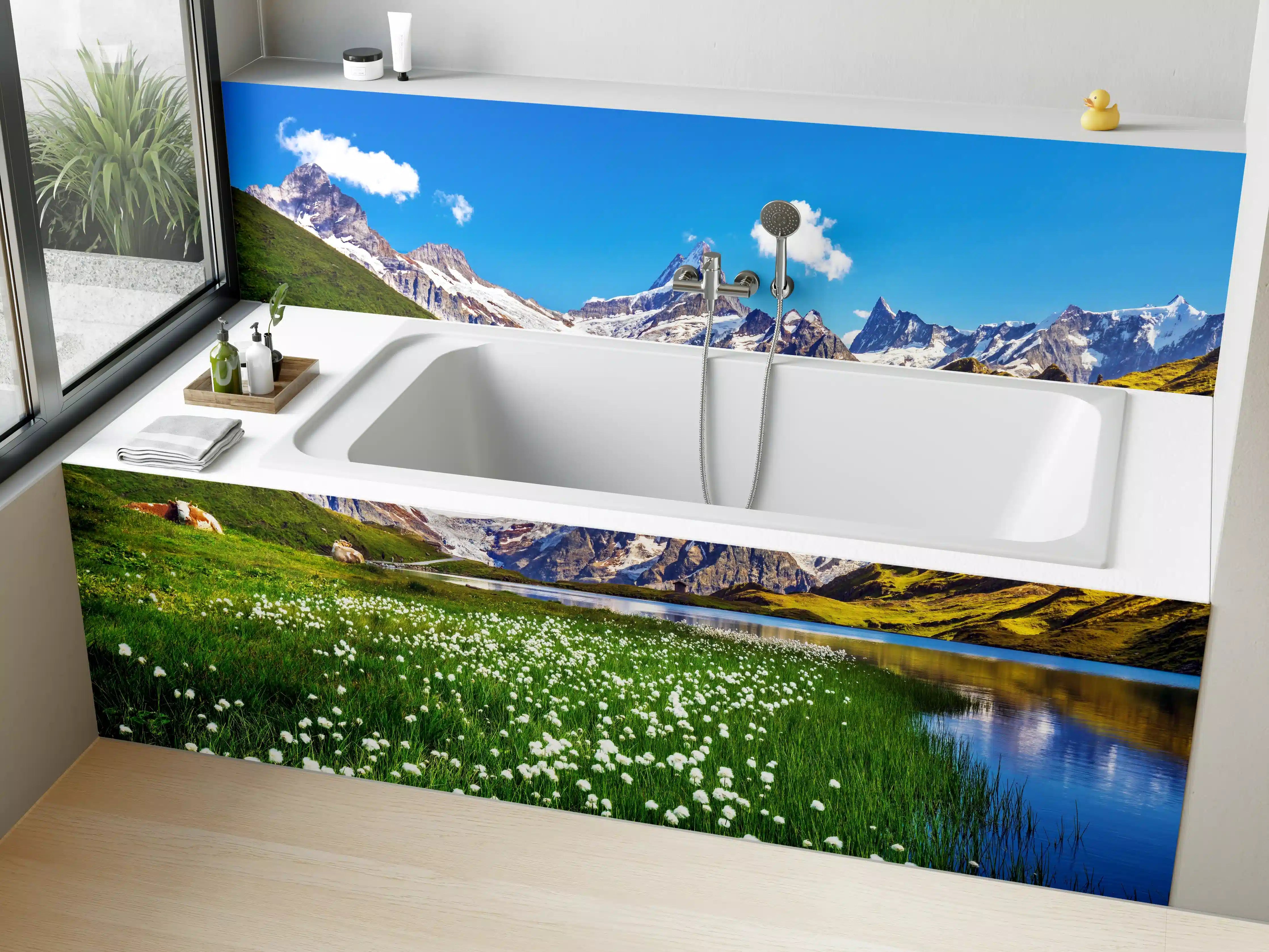 Badewannen-Rückwand - Heitere Aussicht auf die Berner Alpenkette