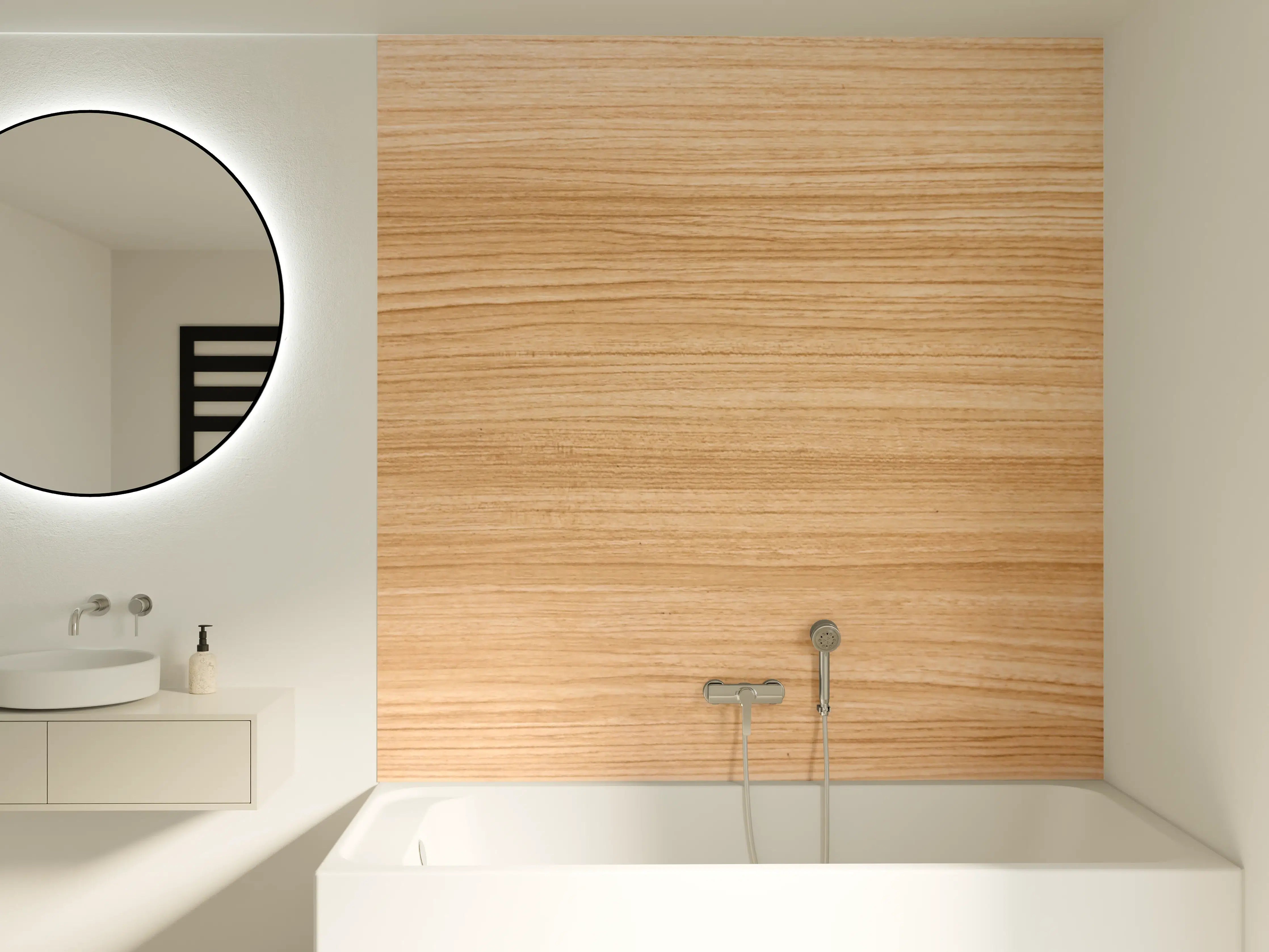 Badewannen-Rückwand - Helle Holzmaserung in natürlichem Farbton