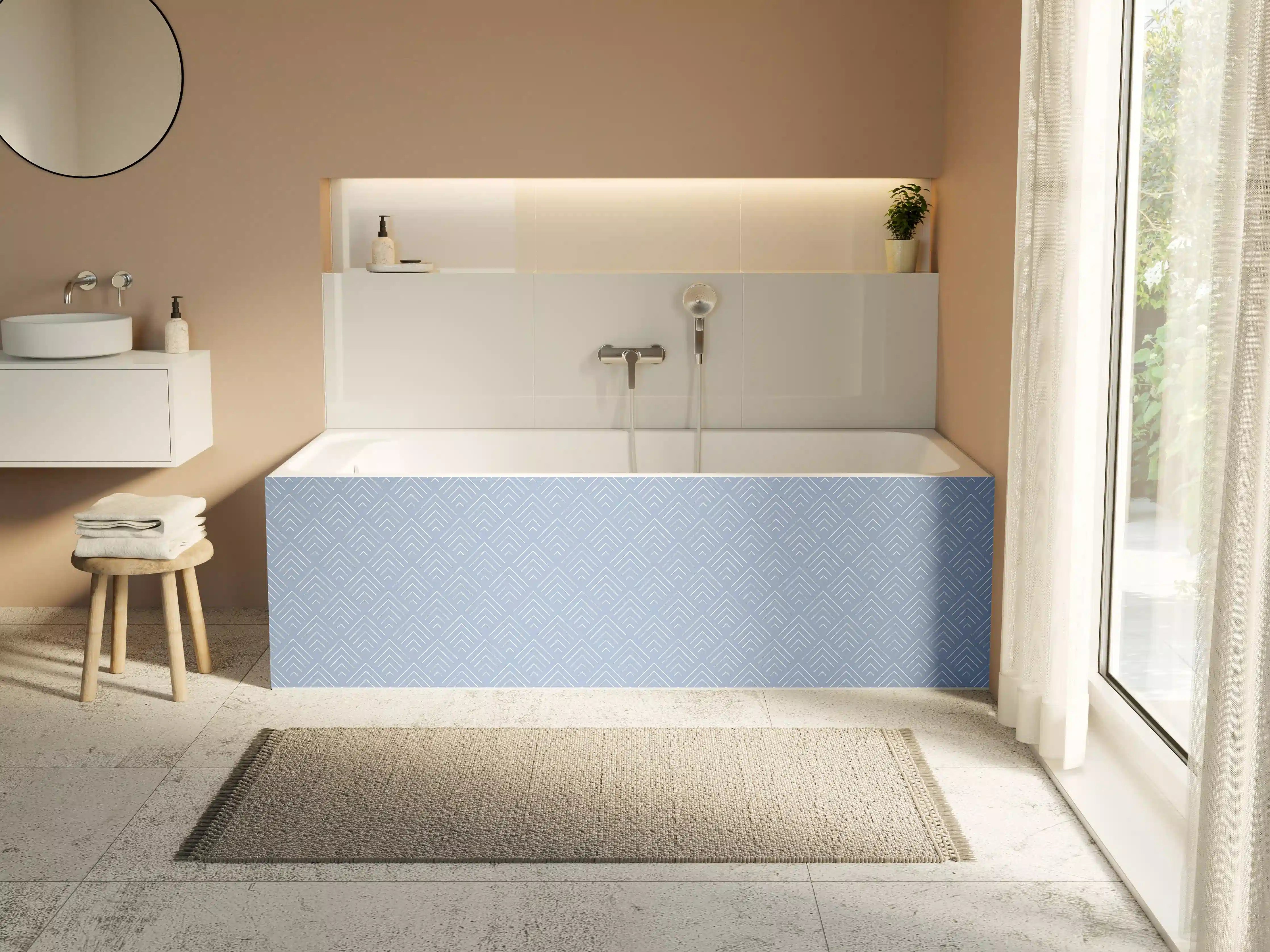 Badewannen-Rückwand - Helle, strukturierte Wandverzierung mit geometrischem Muster