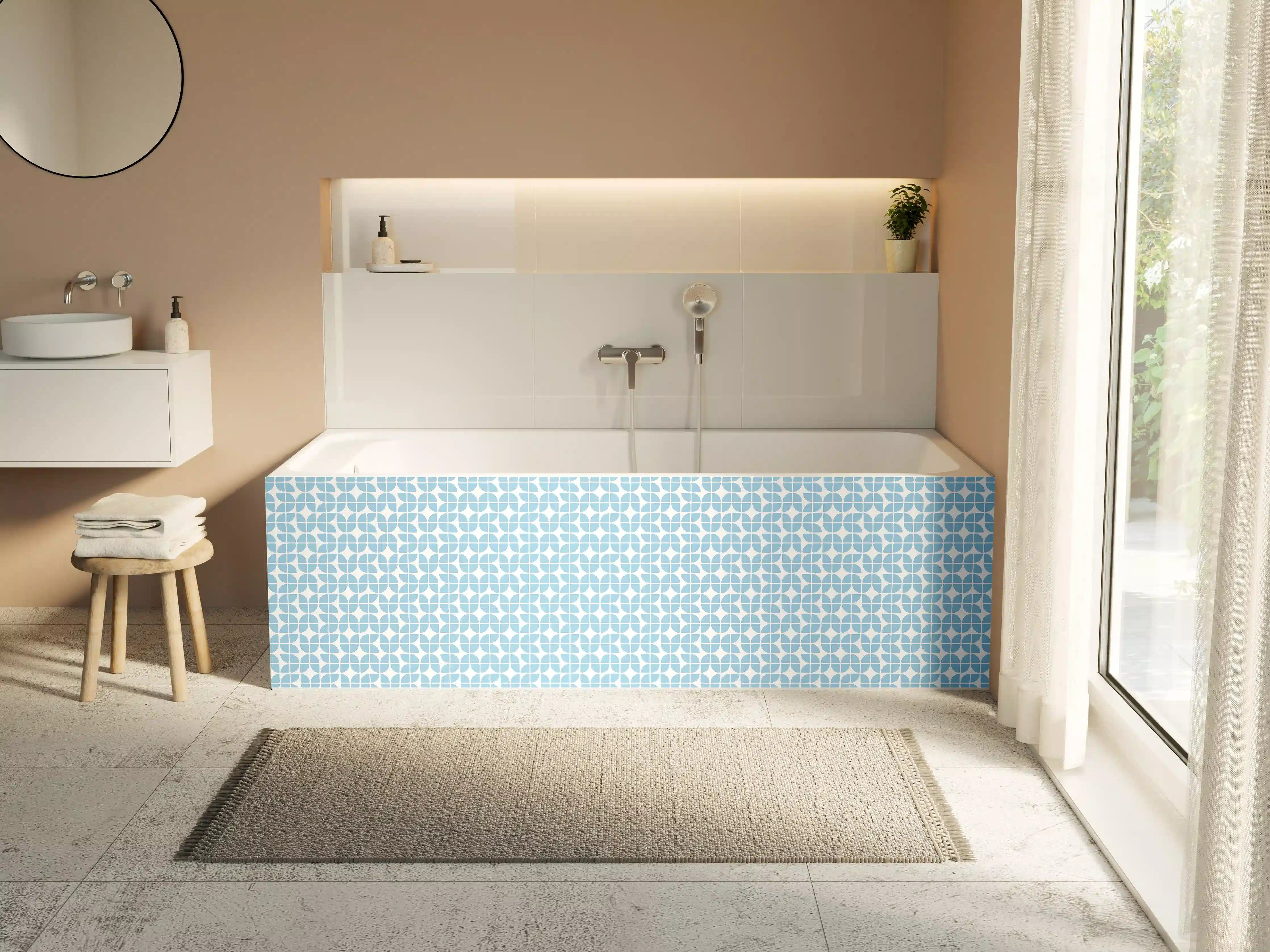 Badewannen-Rückwand - Helles Blau mit grauen geometrischen Akzenten