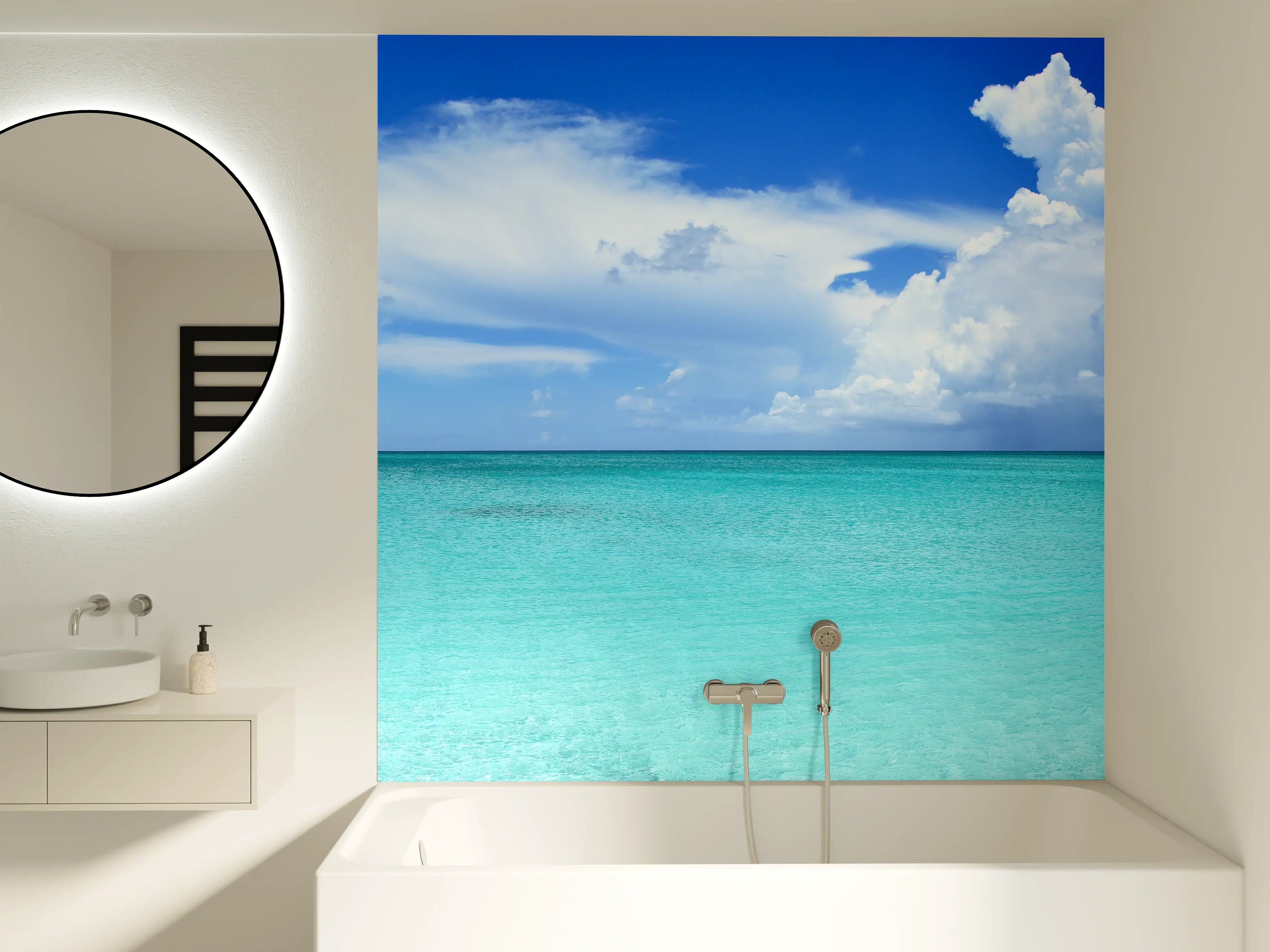 Badewannen-Rückwand - Himmel und Meer mit Wolken und Blau