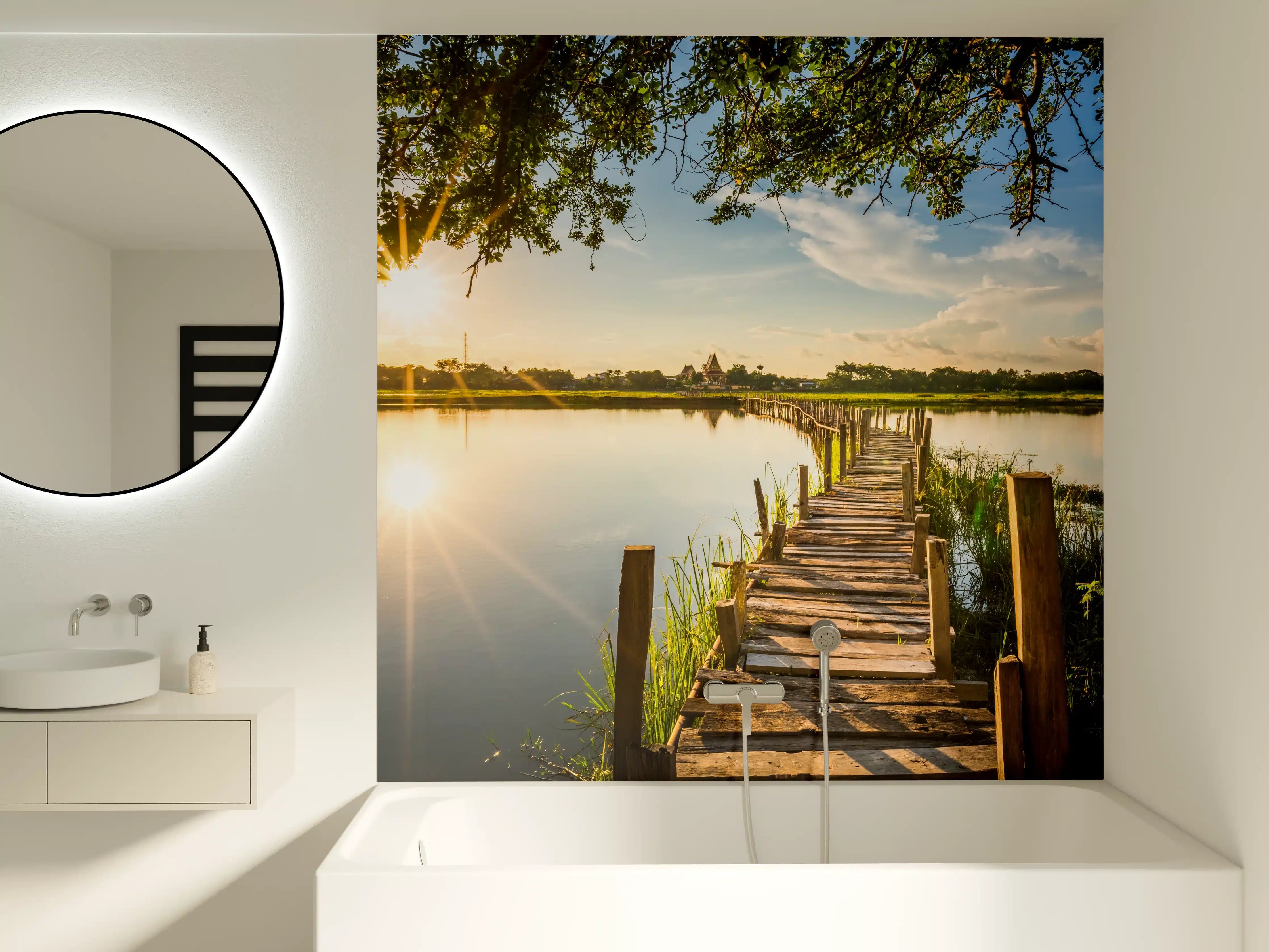 Badewannen-Rückwand - Holzbrücke am See - Thailand