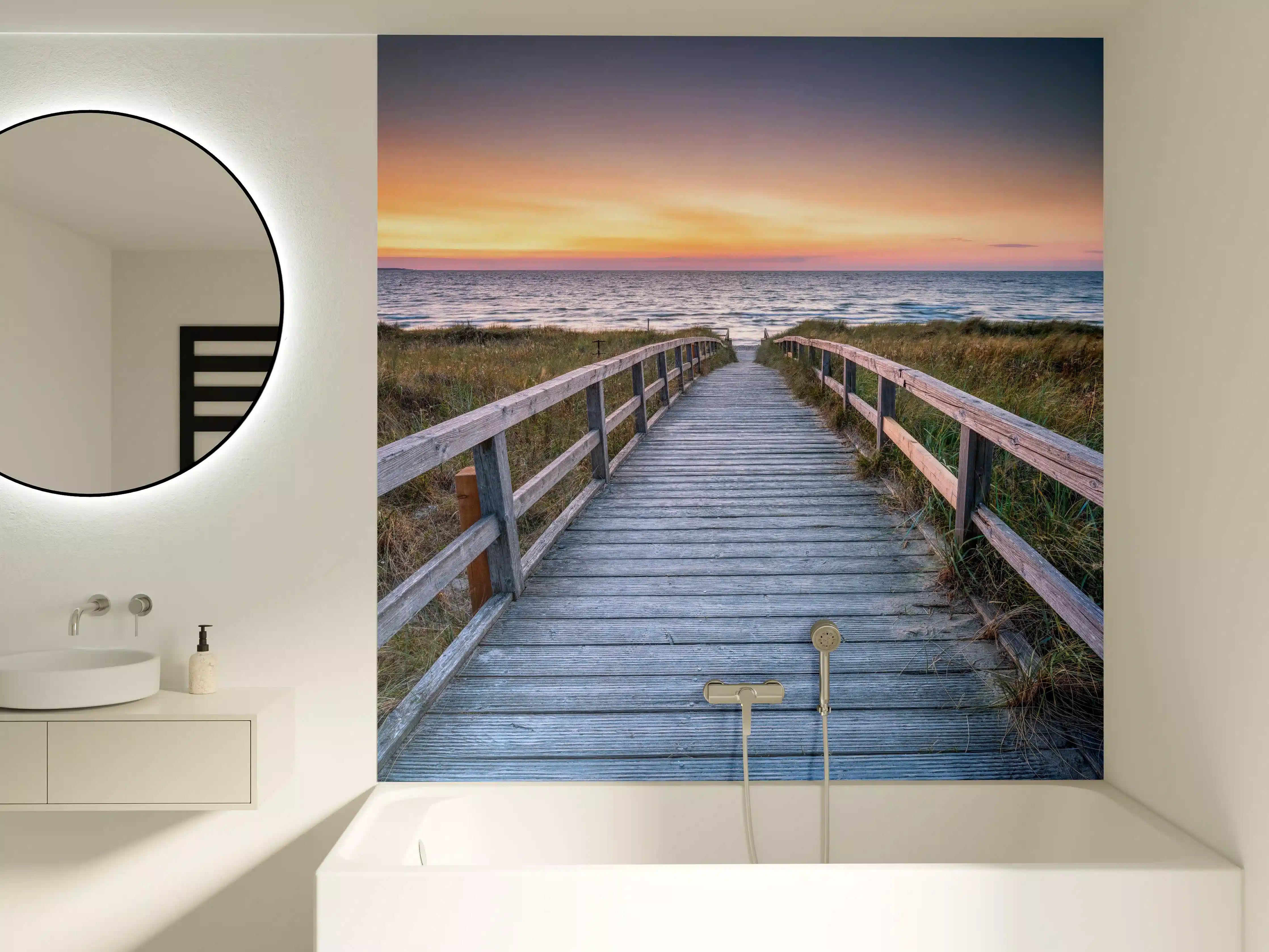 Badewannen-Rückwand - Holzsteg am Strand