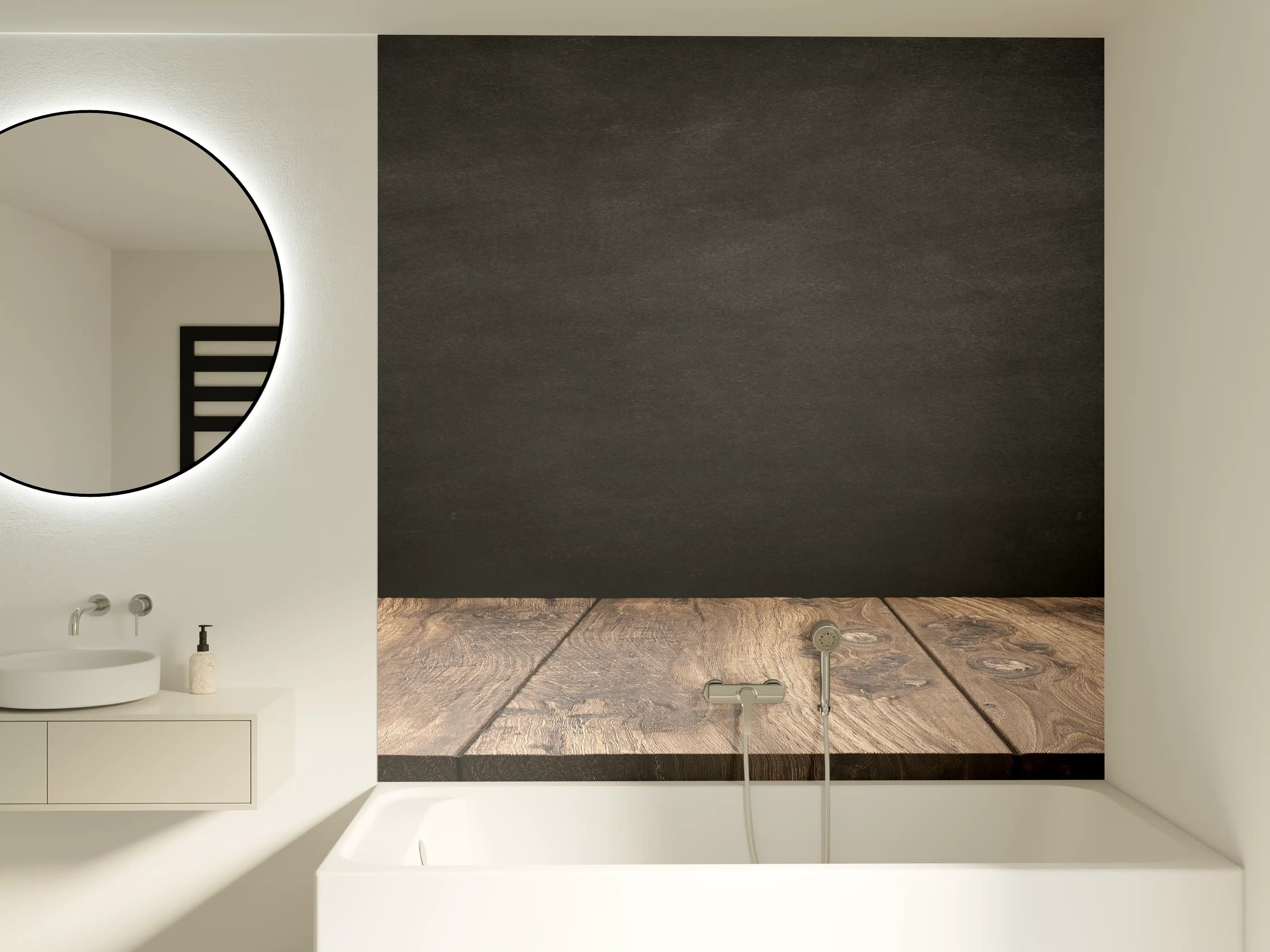Badewannen-Rückwand - Holztisch mit schwarzer Wandtafel