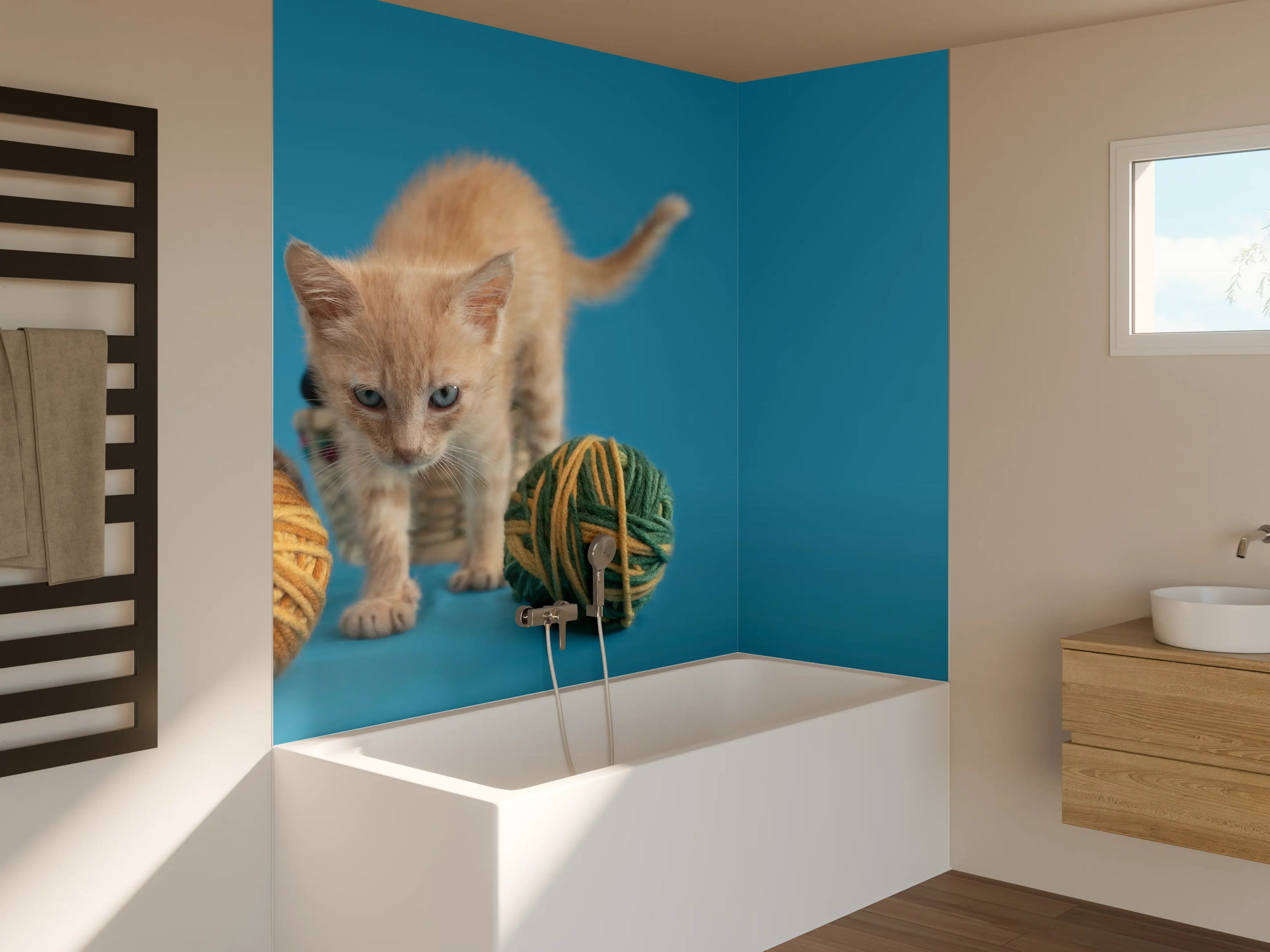 Badewannen-Rückwand - Katzenbaby spielt mit Wollknollen