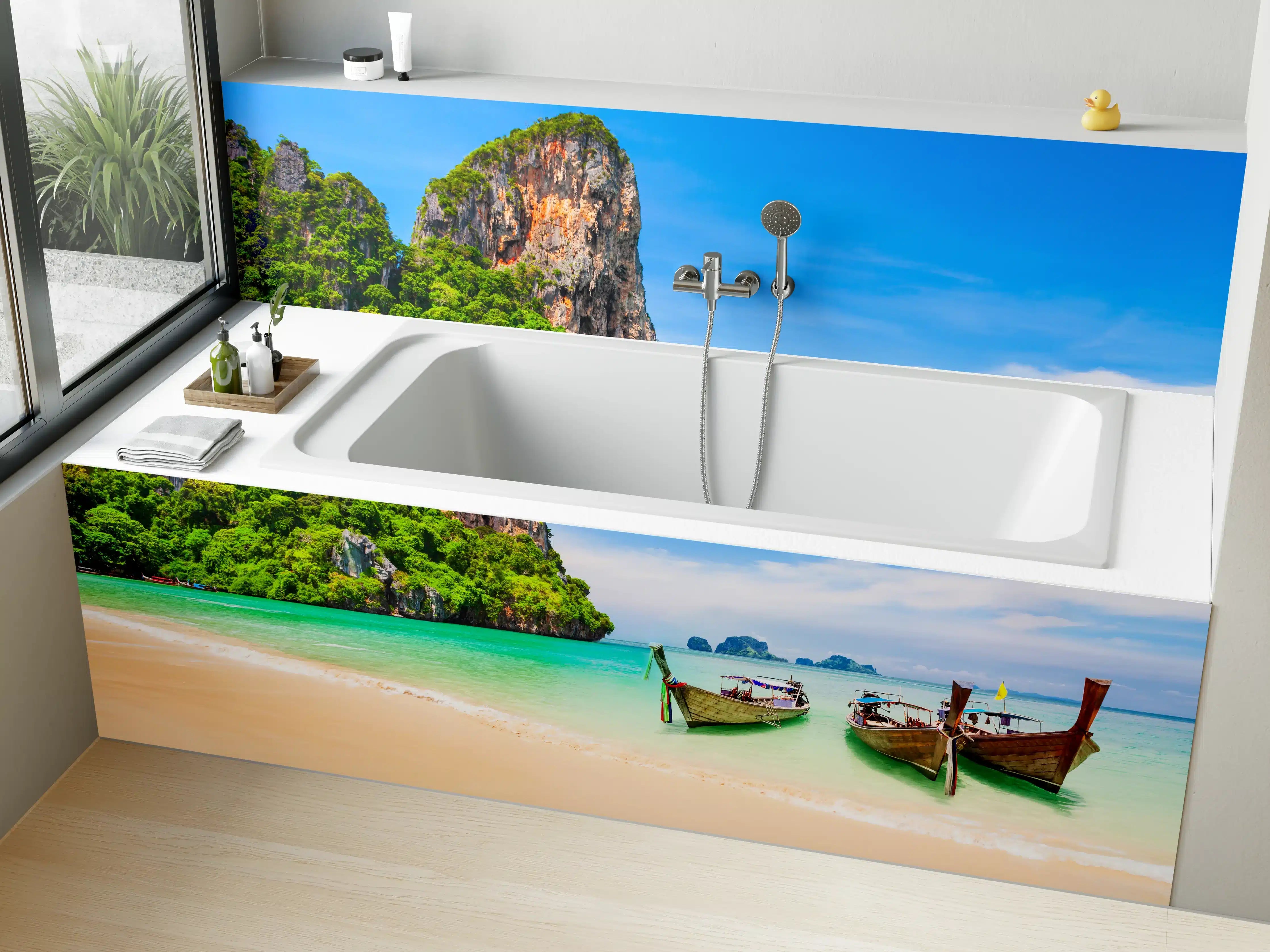 Badewannen-Rückwand - Klarwasserstrand in Thailand