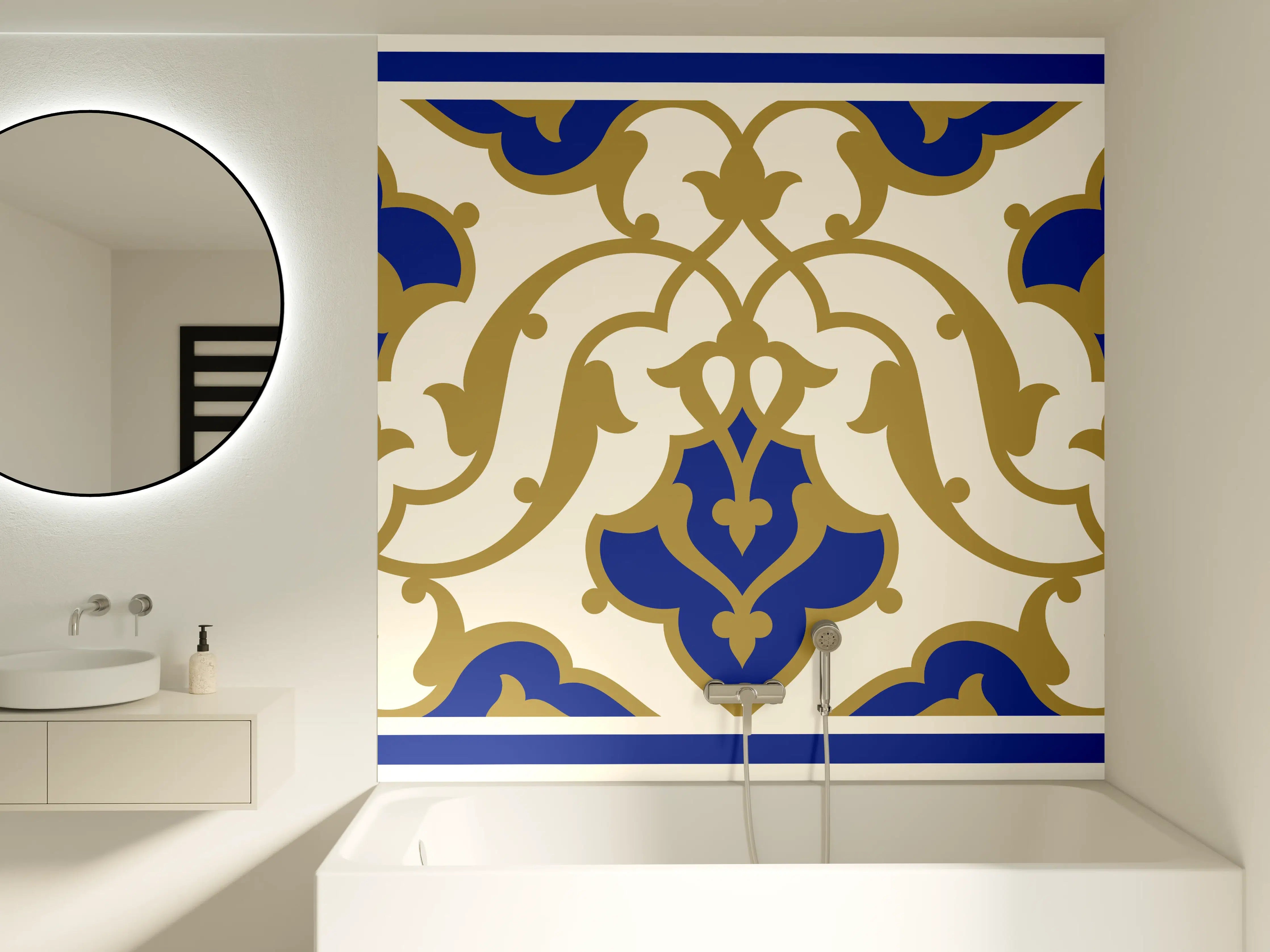 Badewannen-Rückwand - Klassischer Fliesenmuster in Blau-Gold
