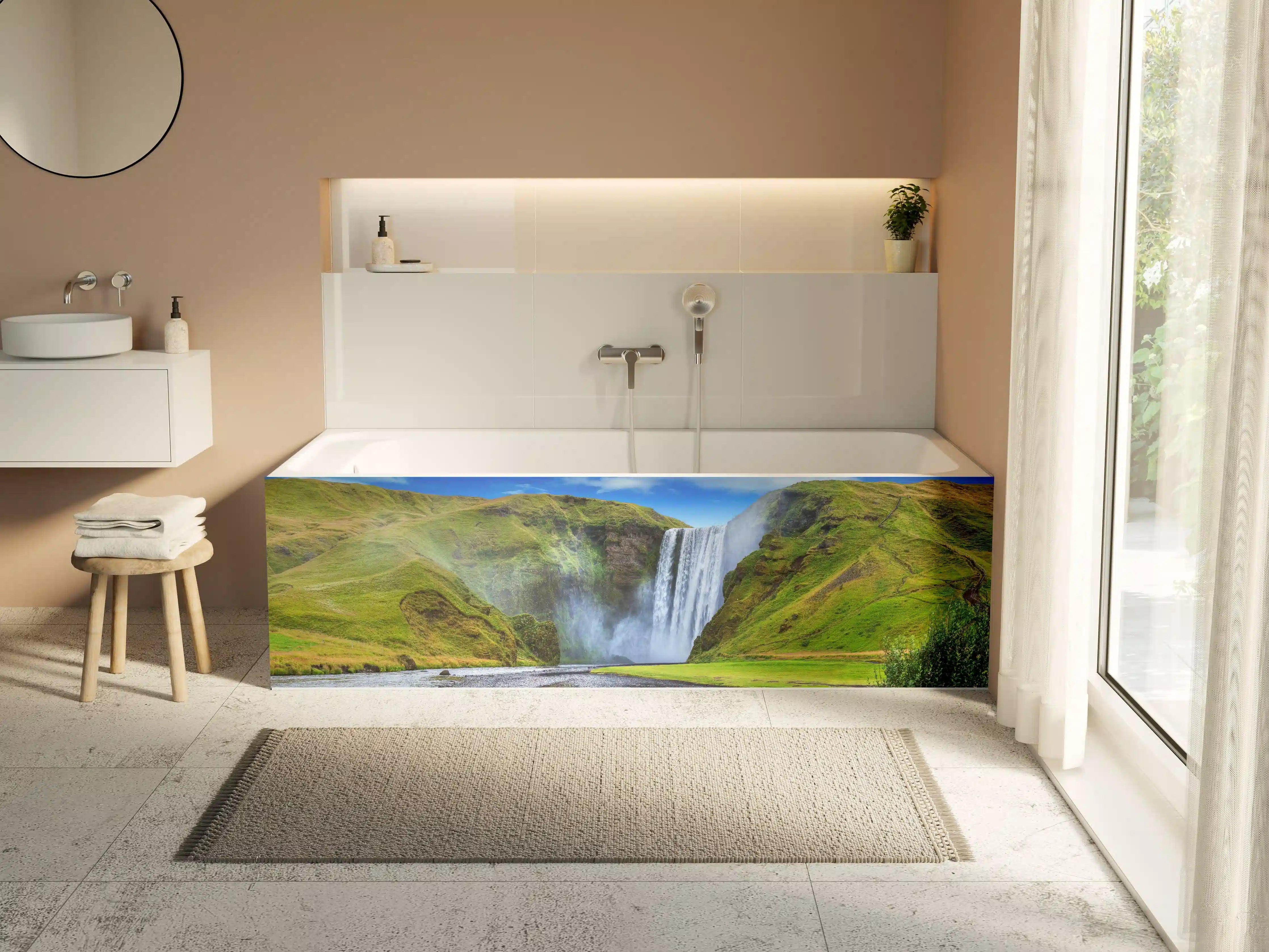 Badewannen-Rückwand - Kraftvoller Wasserfall