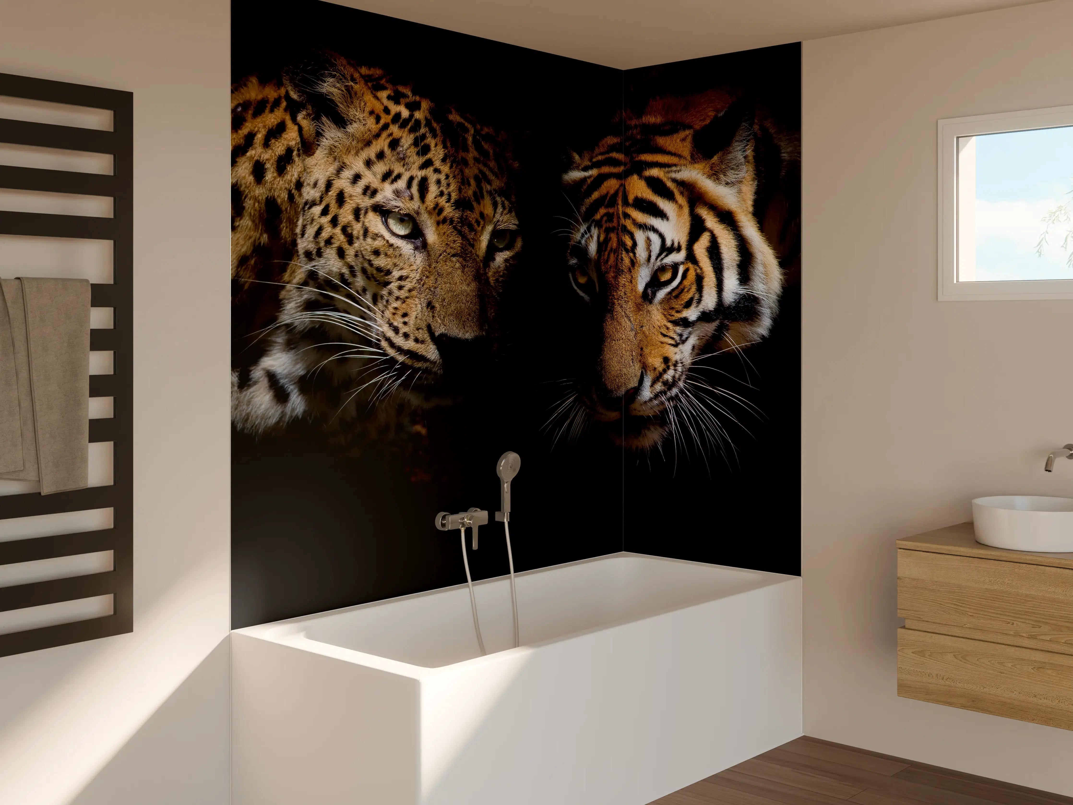 Badewannen-Rückwand - Leopard und Tiger isoliert auf schwarzen Hintergrund