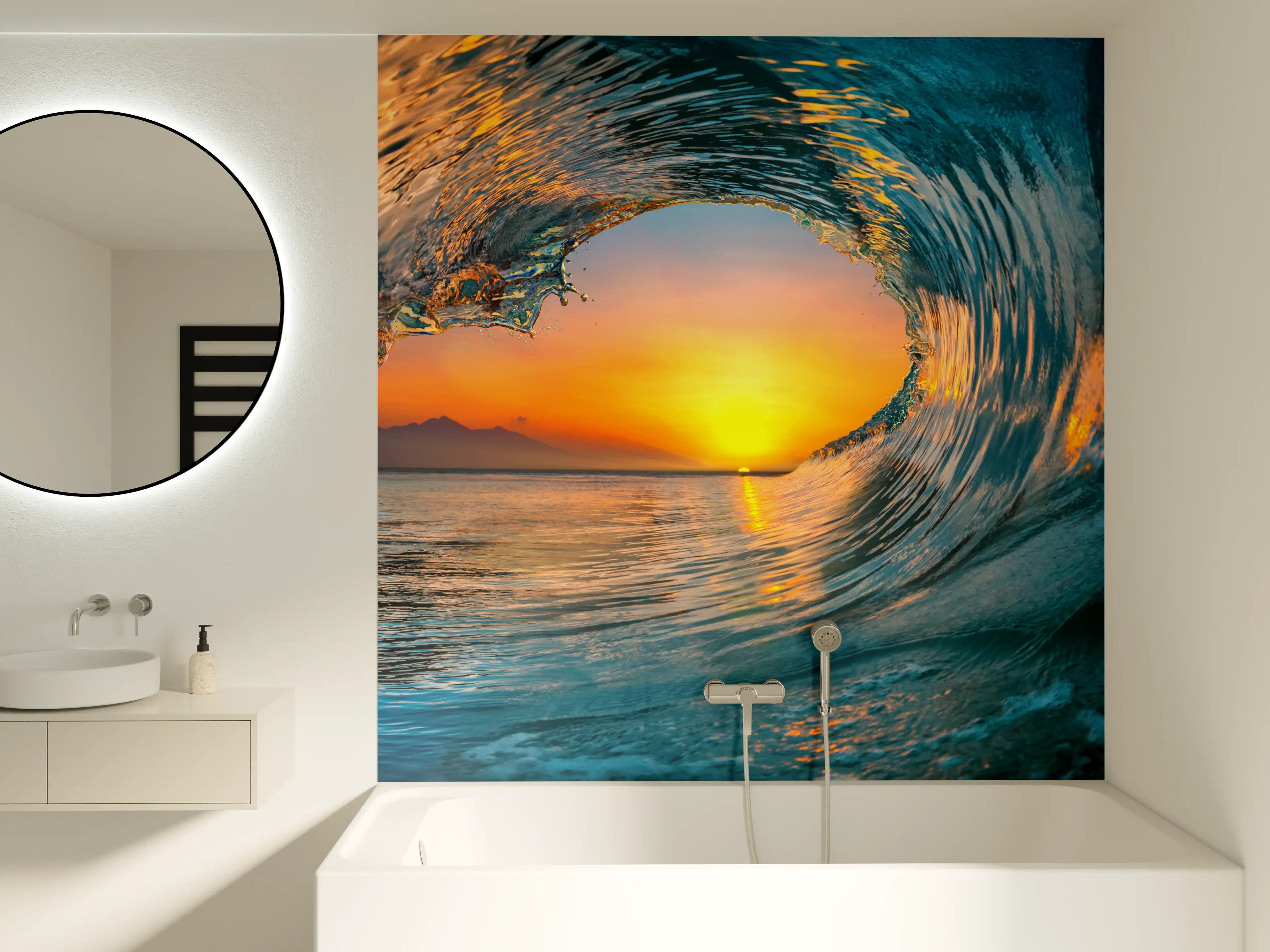 Badewannen-Rückwand - Leuchtender Sonnenuntergang durch Meereswelle