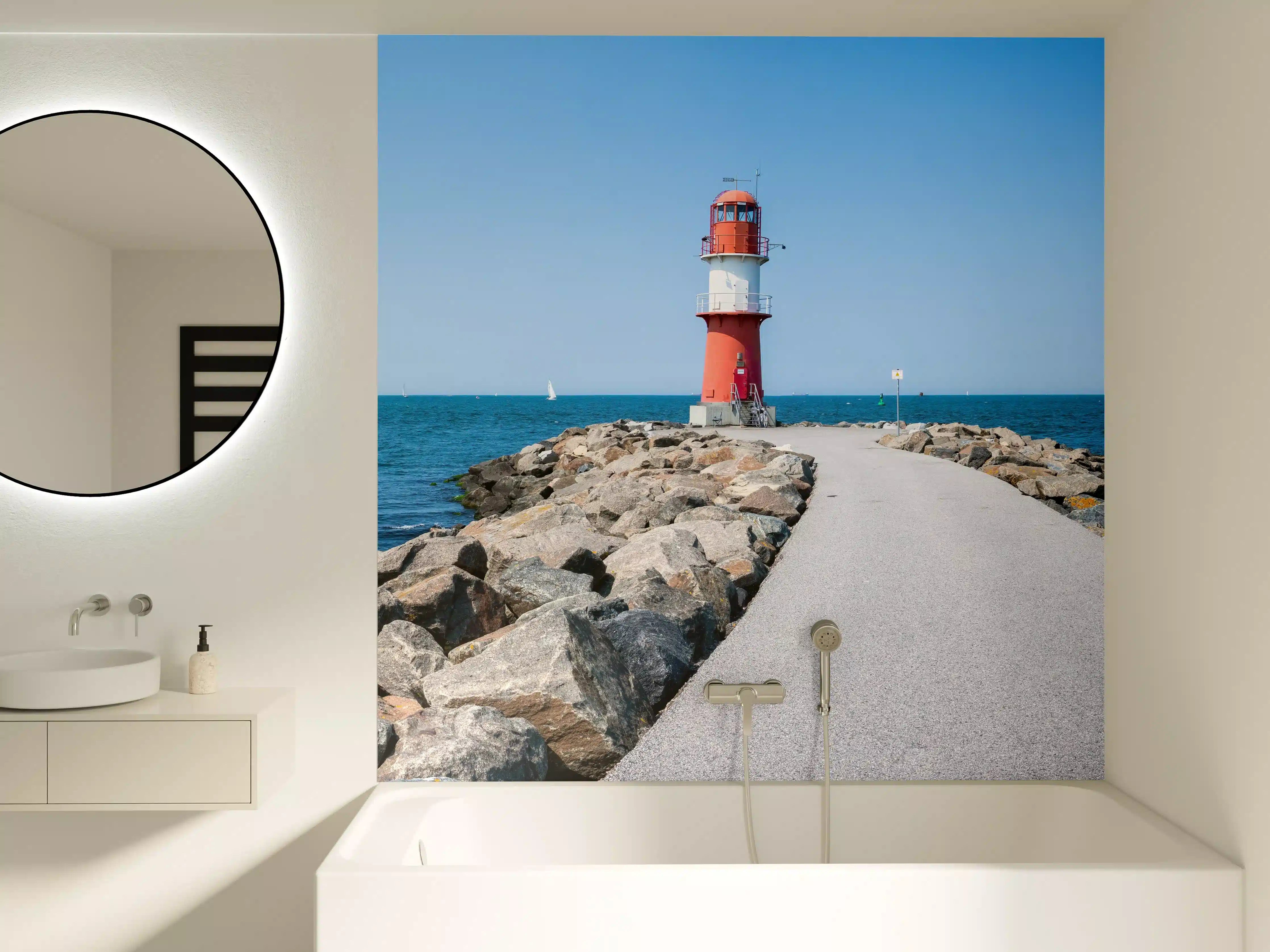Badewannen-Rückwand - Leuchtturm am Meer