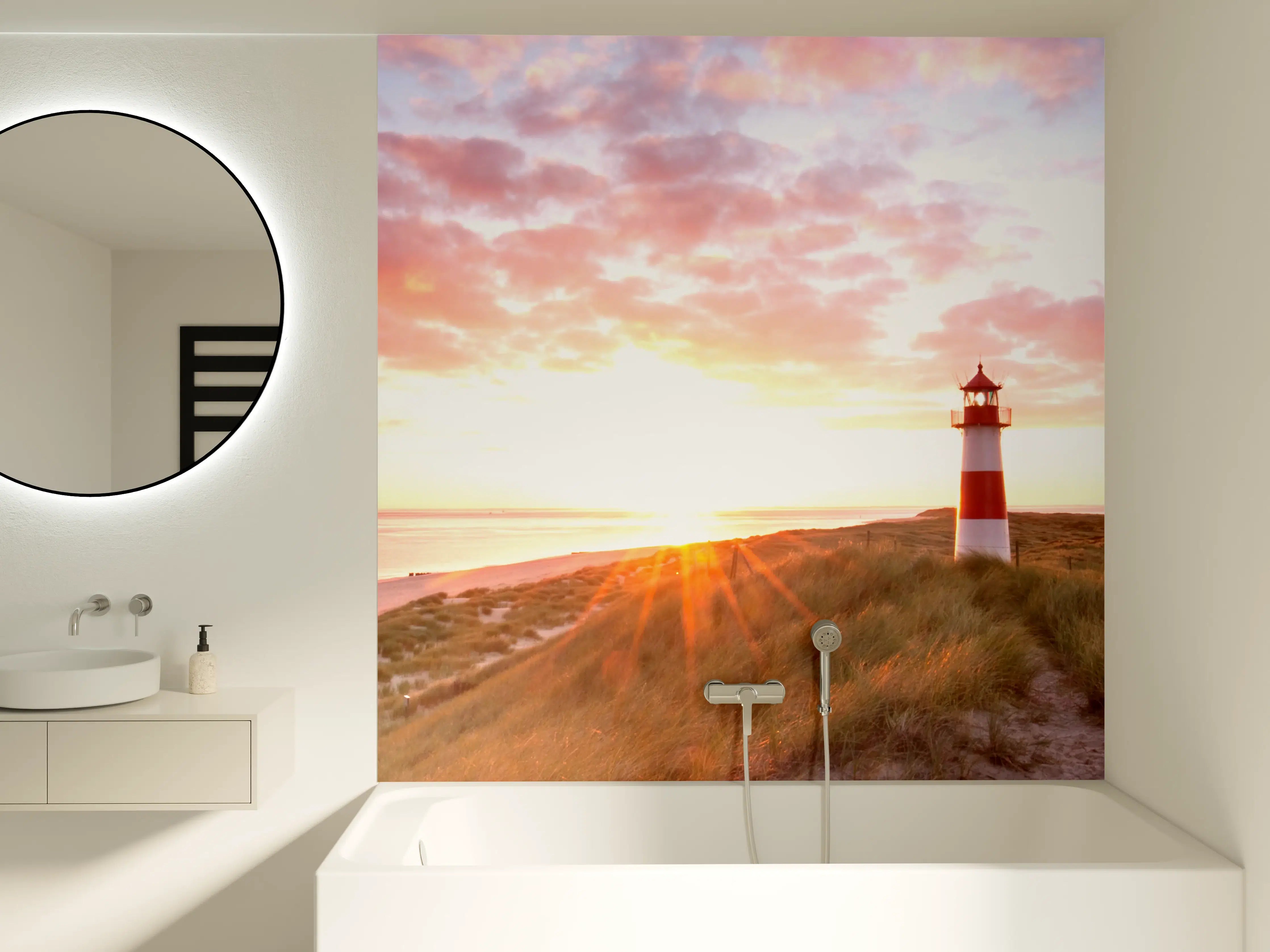 Badewannen-Rückwand - Leuchtturm bei Sonnenaufgang am Meer