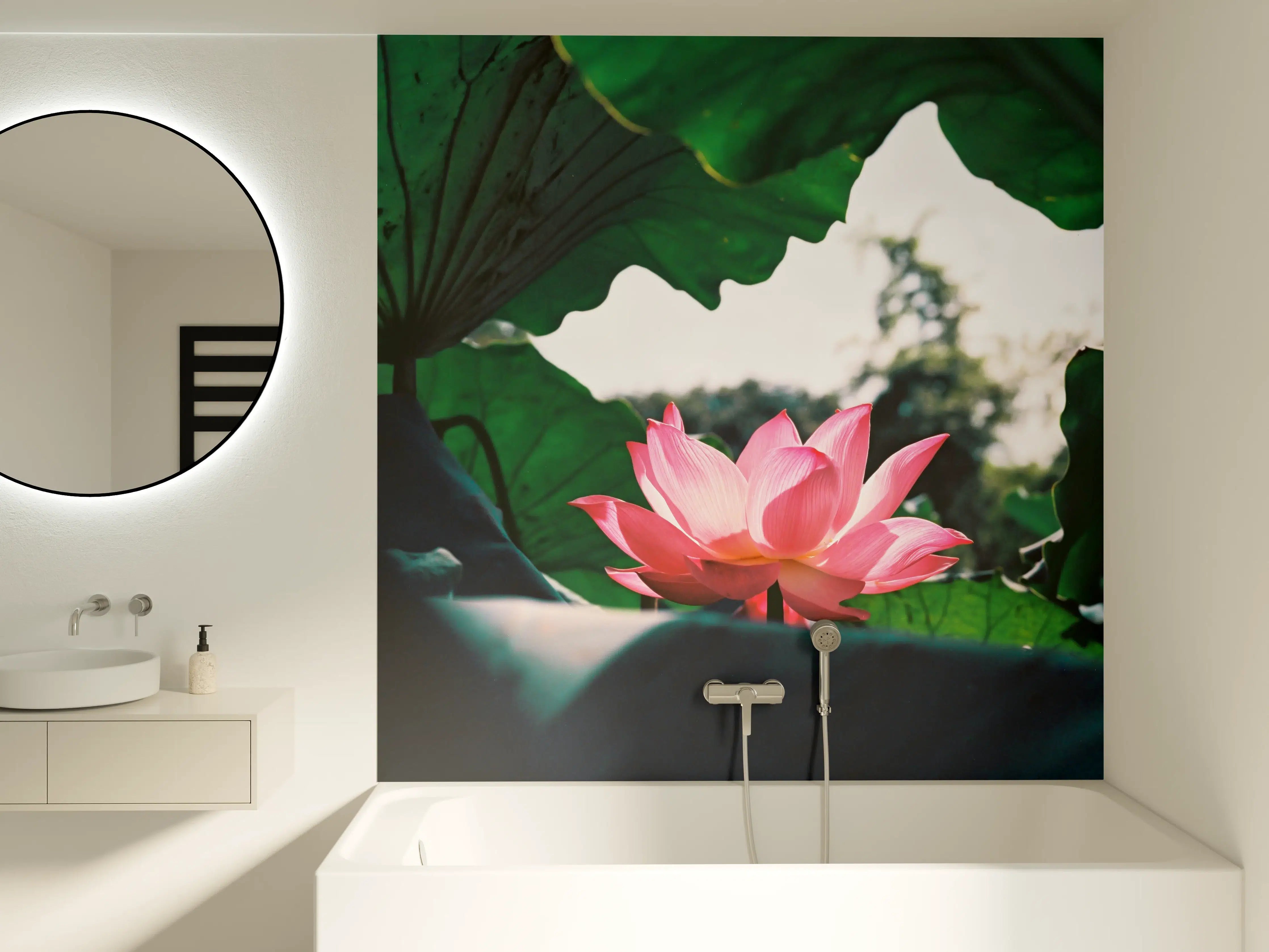 Badewannen-Rückwand - Lotosblume inmitten von Blättern