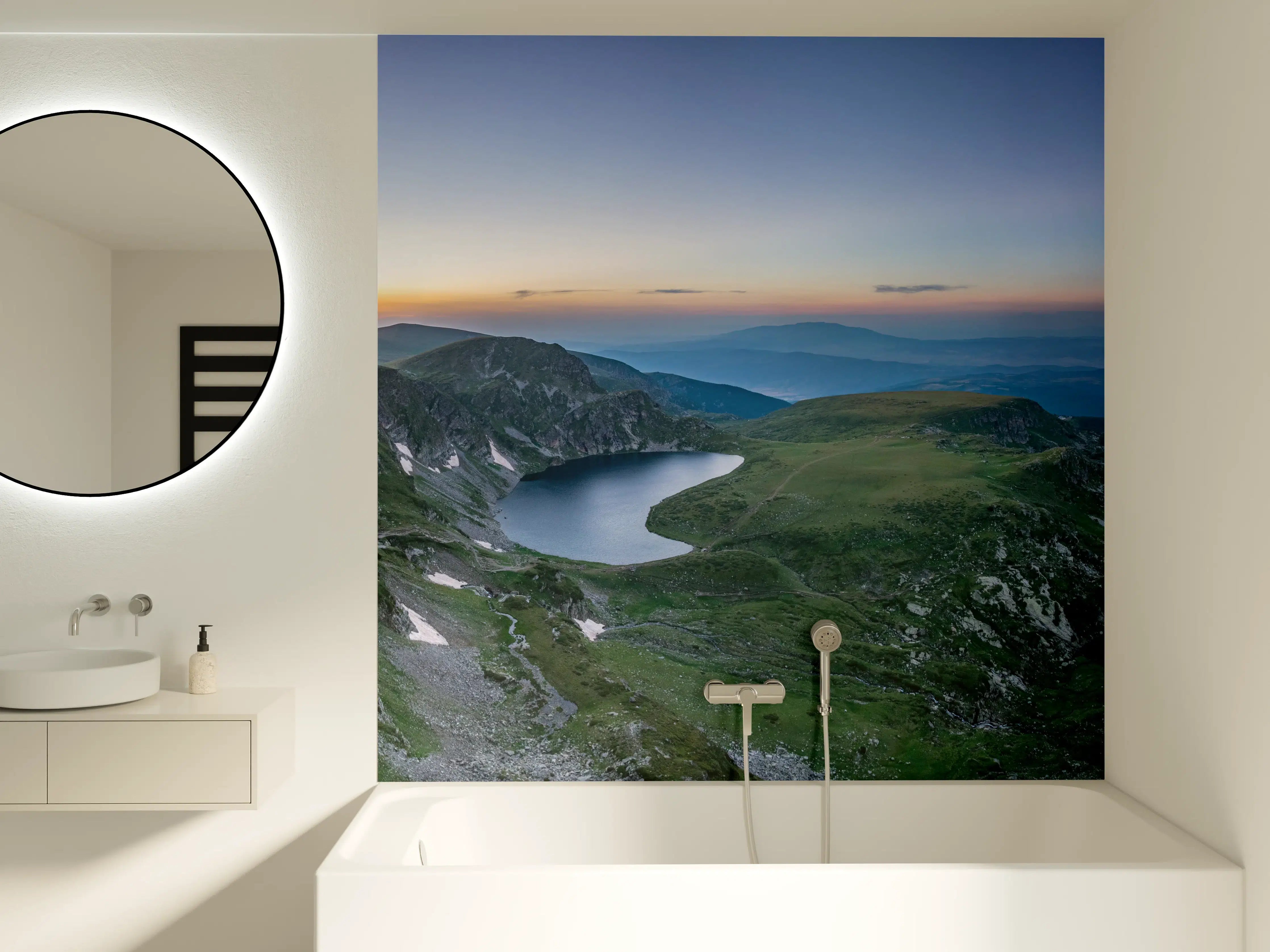 Badewannen-Rückwand - Luftaufnahme der sieben Rila-Seen - Bulgarien