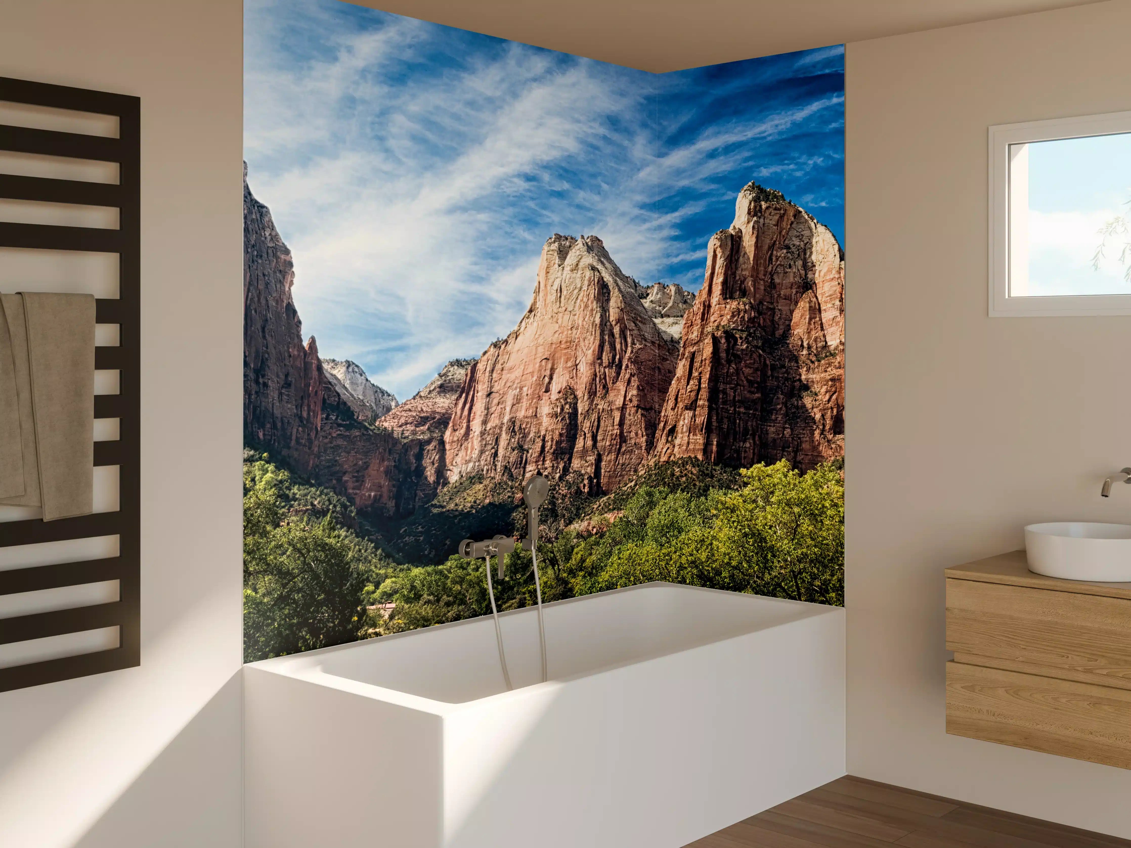 Badewannen-Rückwand - Majestätische Berglandschaft in sonnigem Himmel