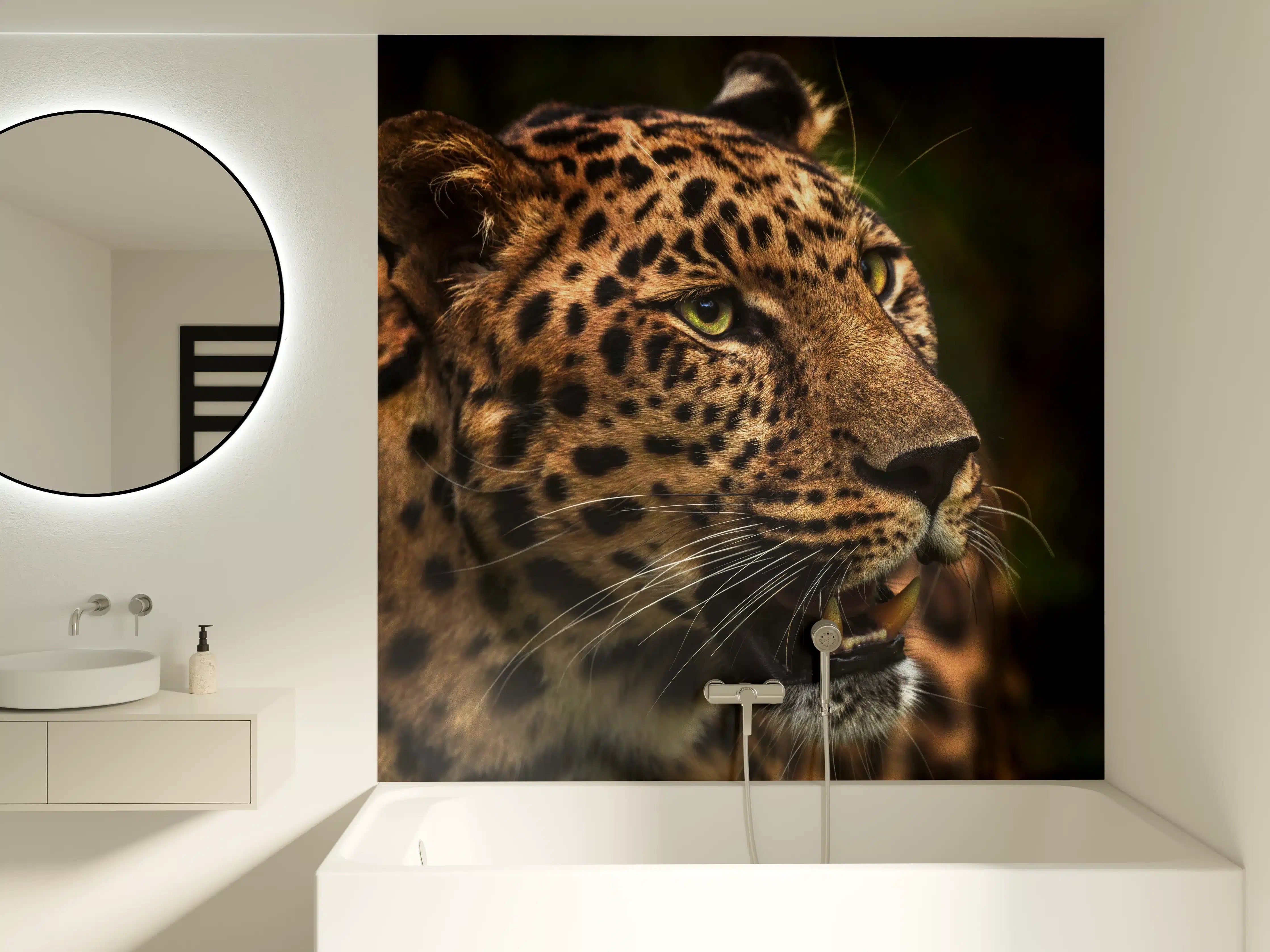 Badewannen-Rückwand - Majestätischer Amur-Leopard