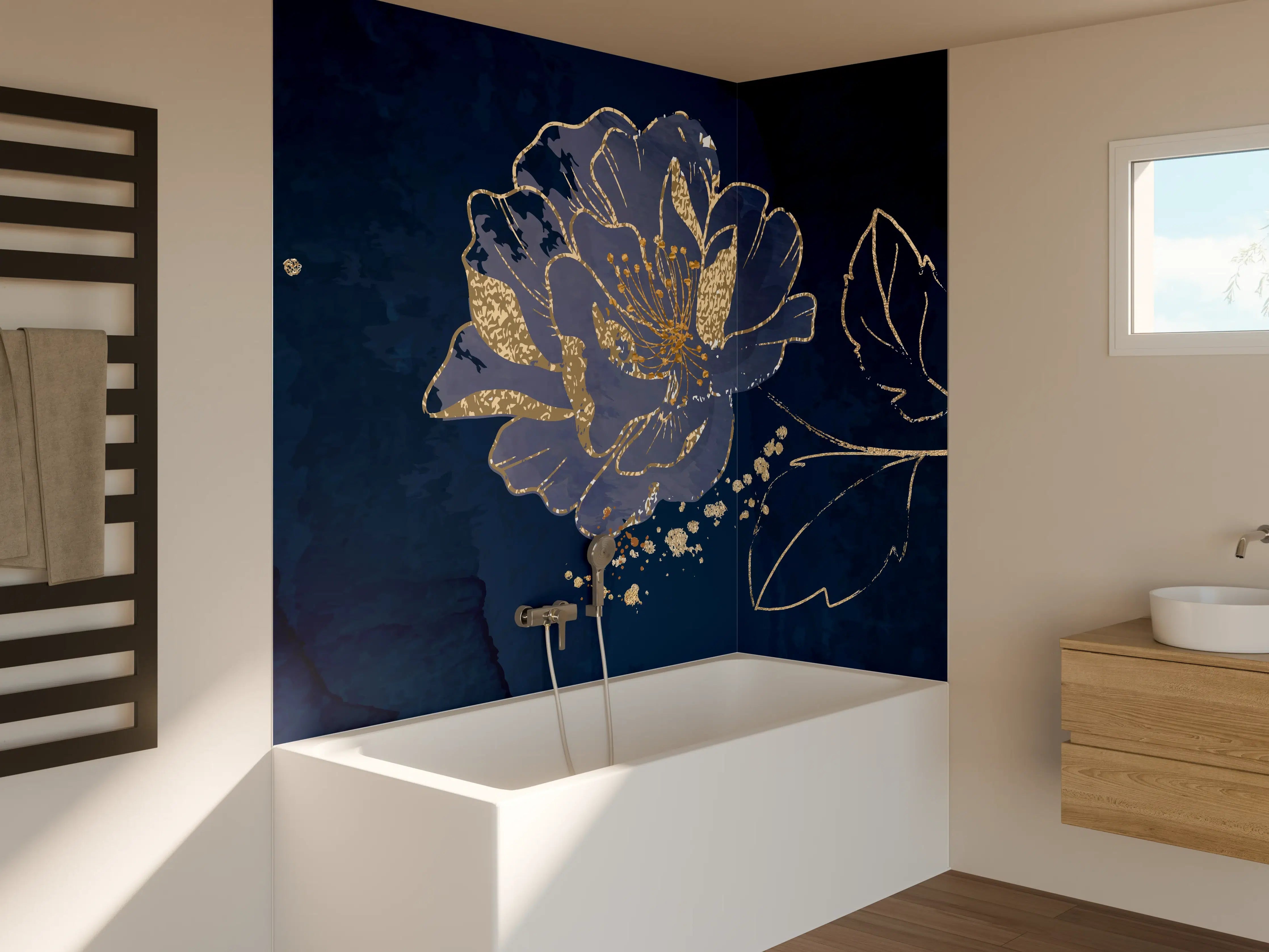 Badewannen-Rückwand - Nachtblaue Blumen Goldakzente