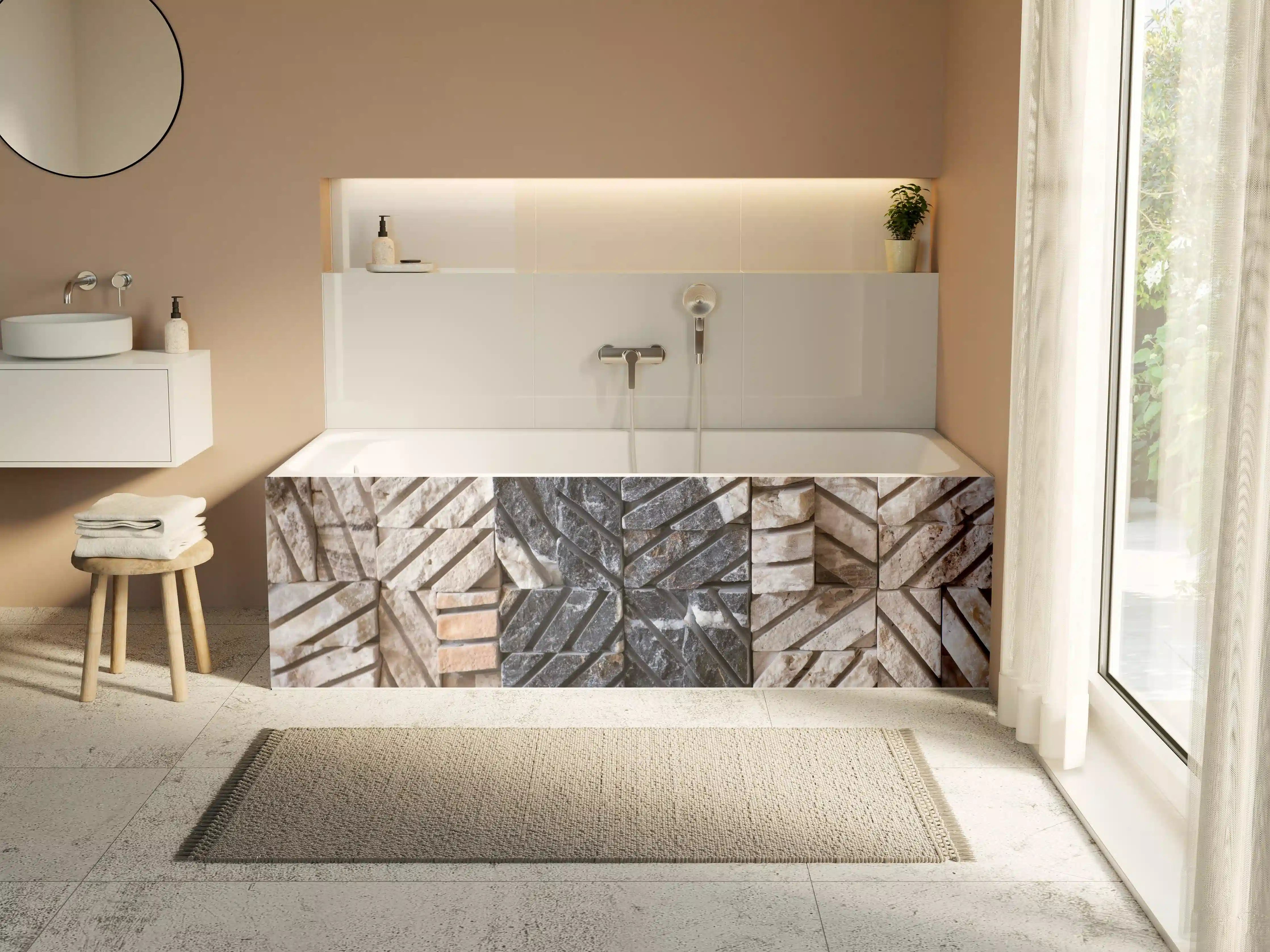 Badewannen-Rückwand - Naturstein Mosaik mit schwarzen Akzenten