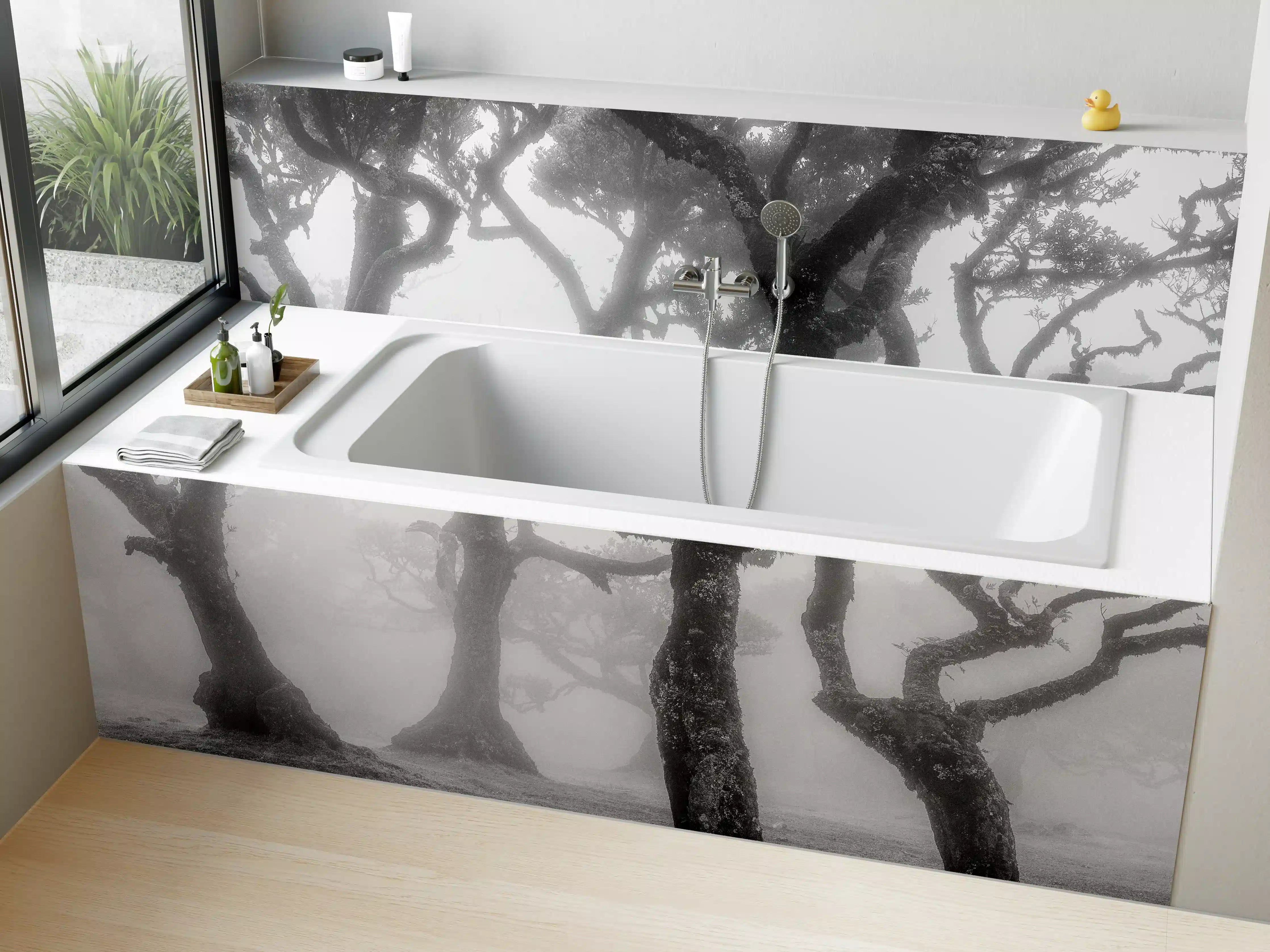 Badewannen-Rückwand - Nebelwald in Schwarz-Weiß