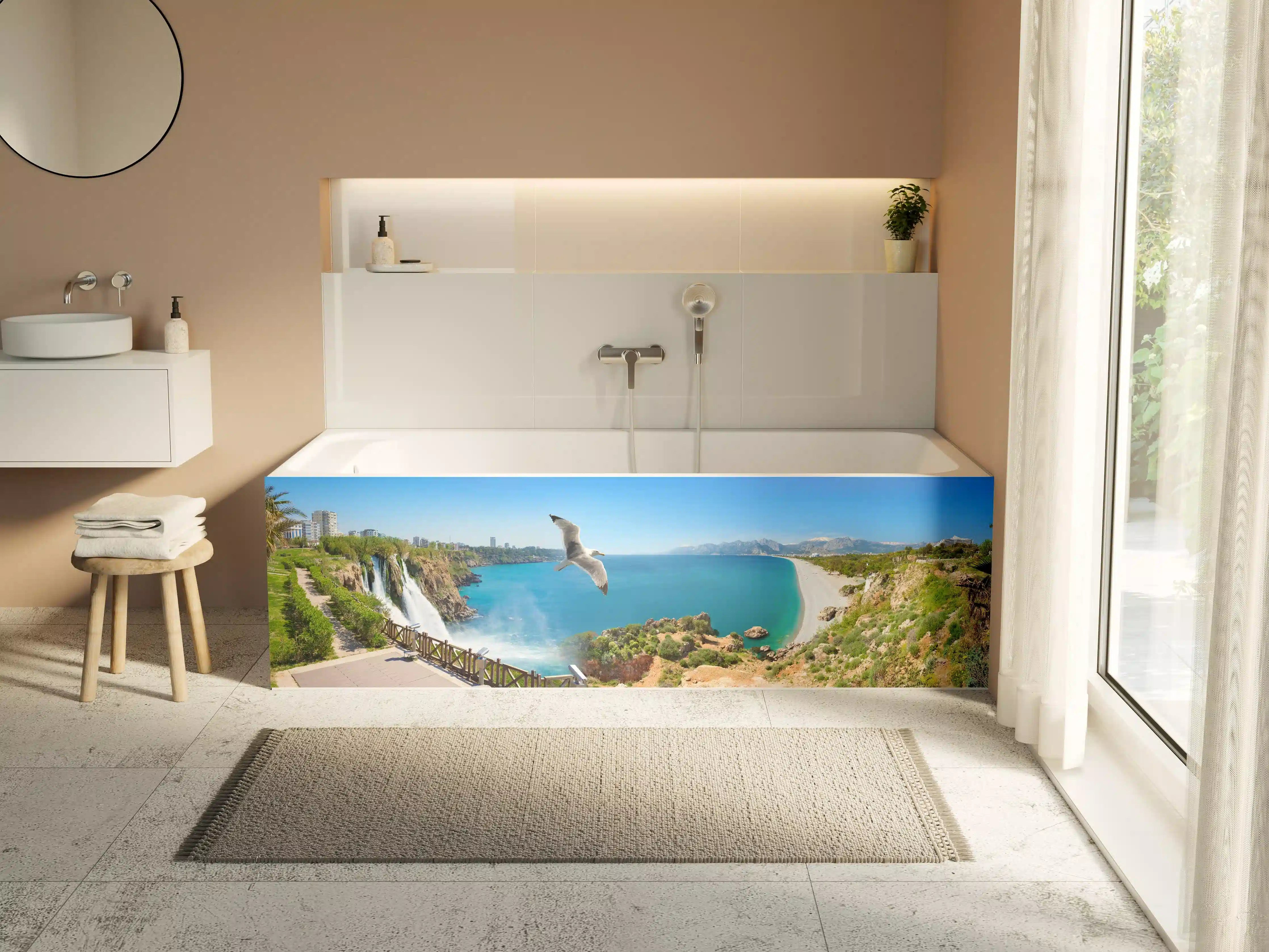 Badewannen-Rückwand - Panorama eines Wasserfalls mit Stadtblick