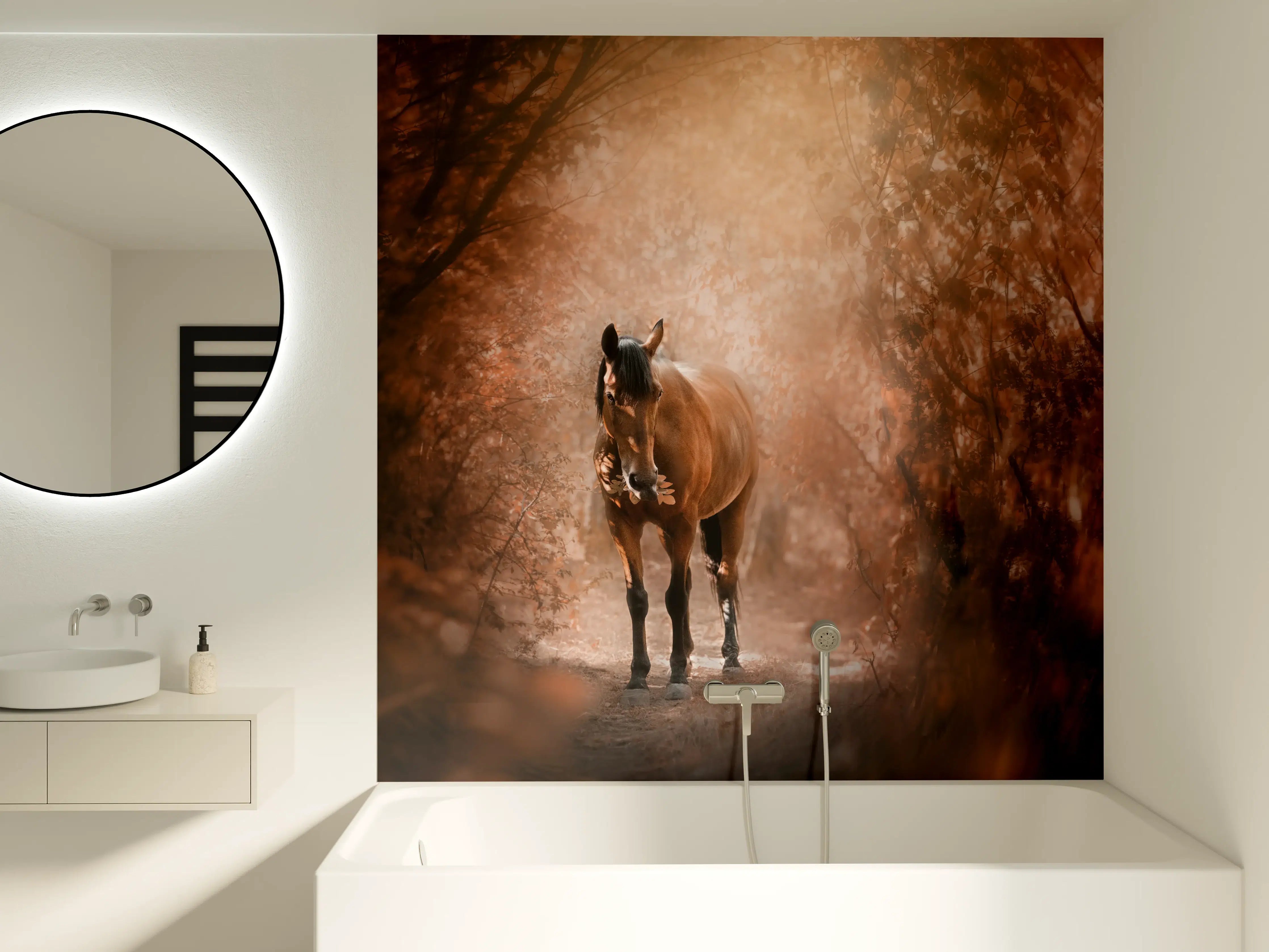 Badewannen-Rückwand - Pferd stehend im Wald