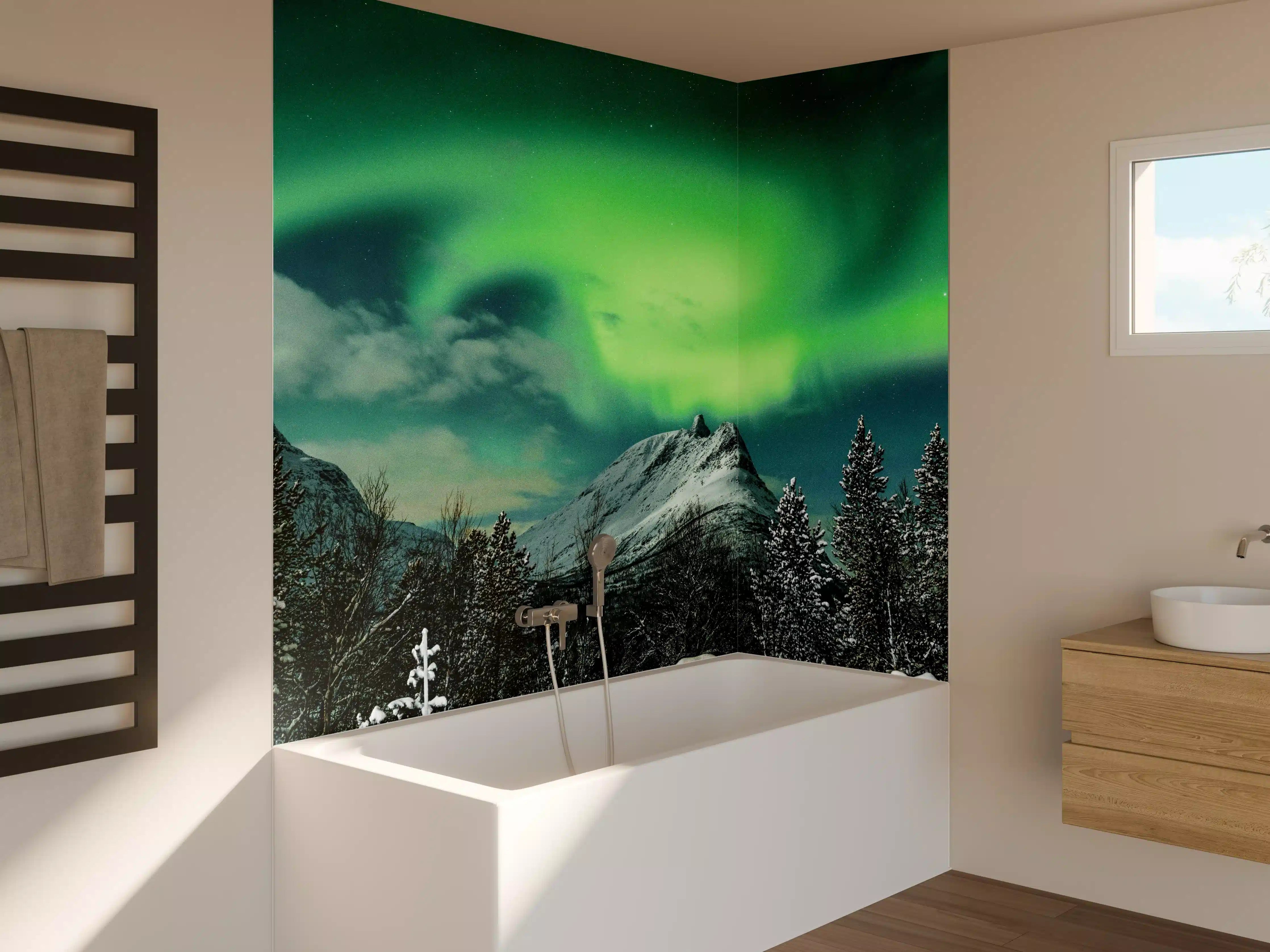 Badewannen-Rückwand - Polarlichter über Berg in Nordnorwegen
