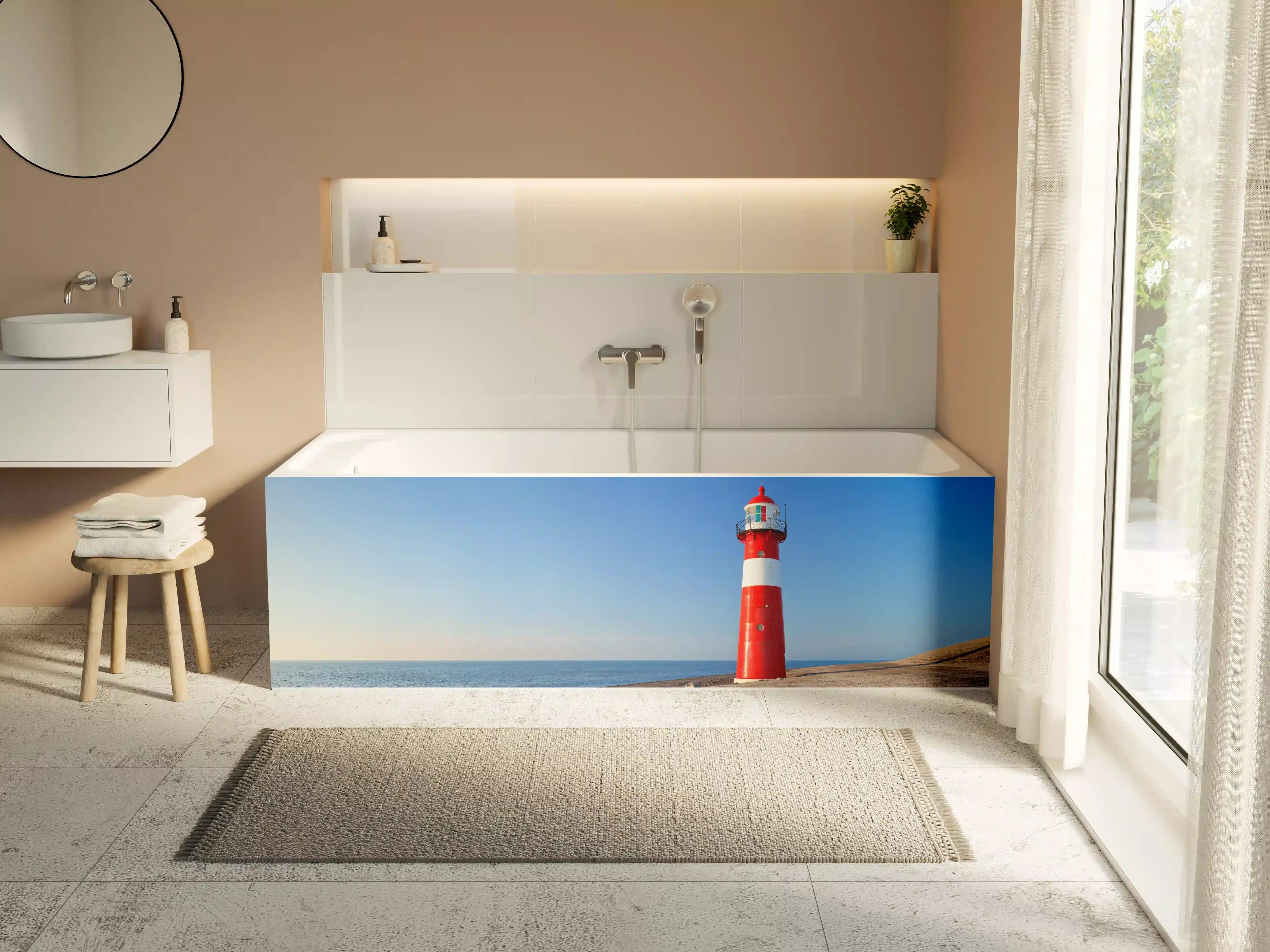 Badewannen-Rückwand - Roter Leuchtturm am Meer