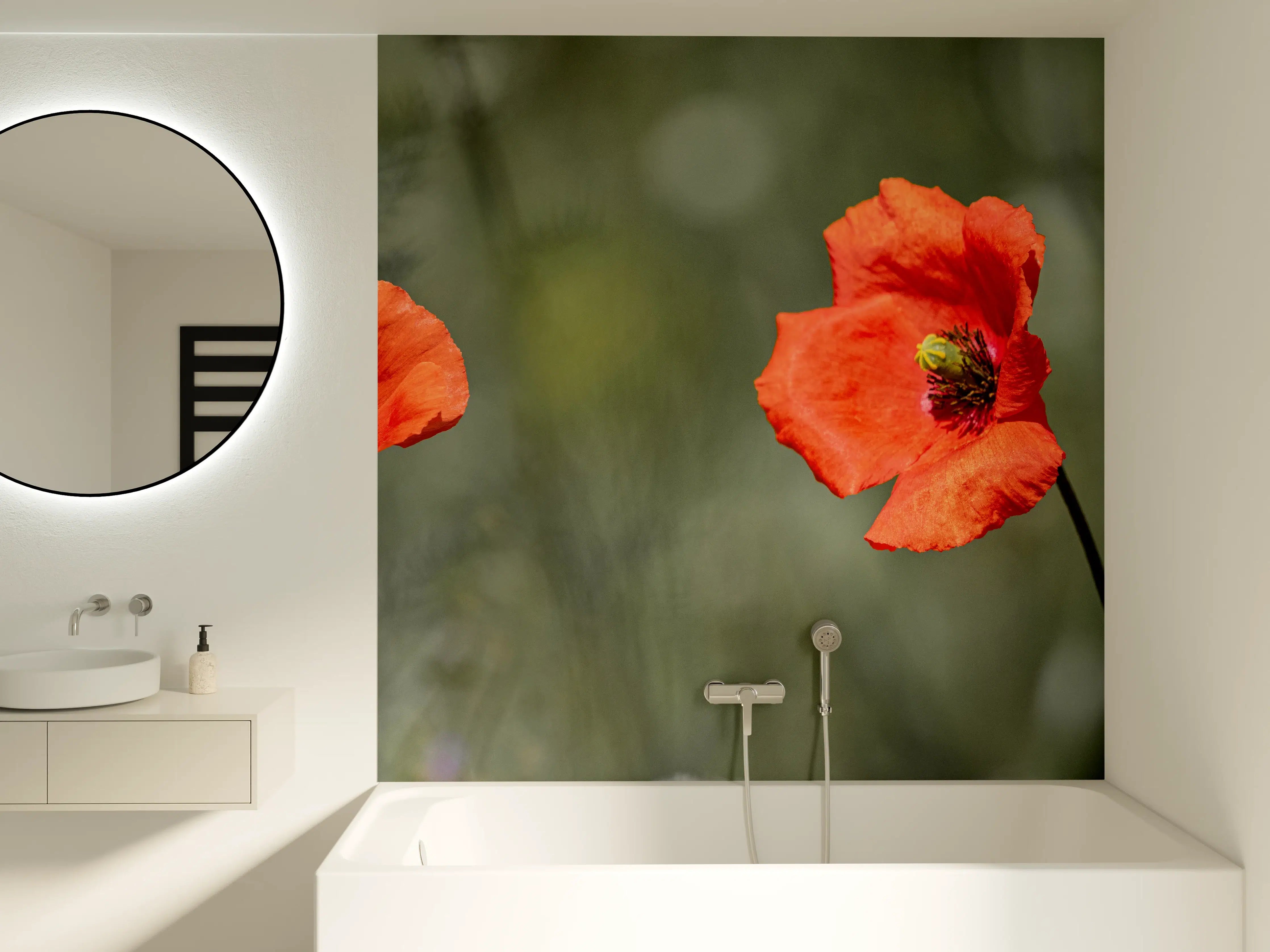 Badewannen-Rückwand - Roter Mohn inmitten des Grüns