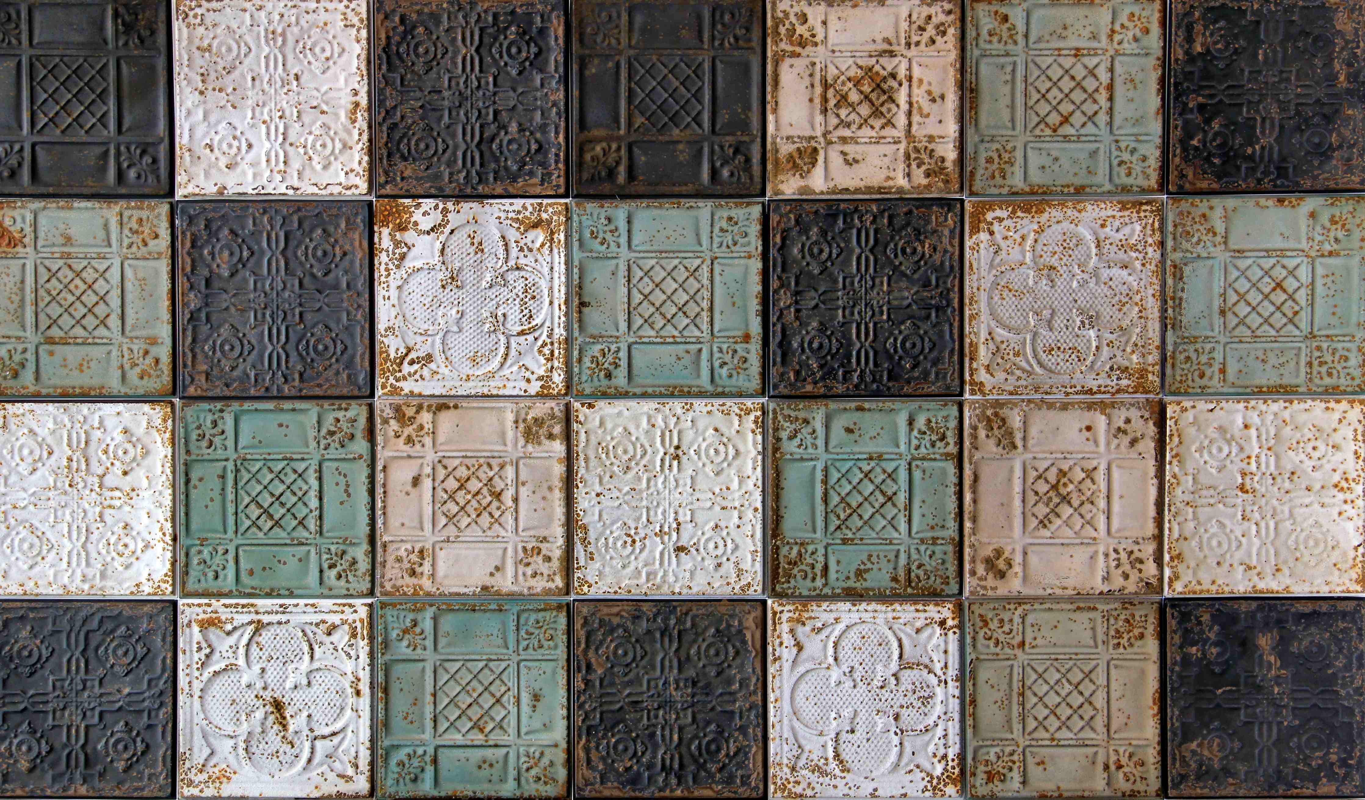 Badewannen-Rückwand-Rustikal aussehende orientalische Deckenplatten