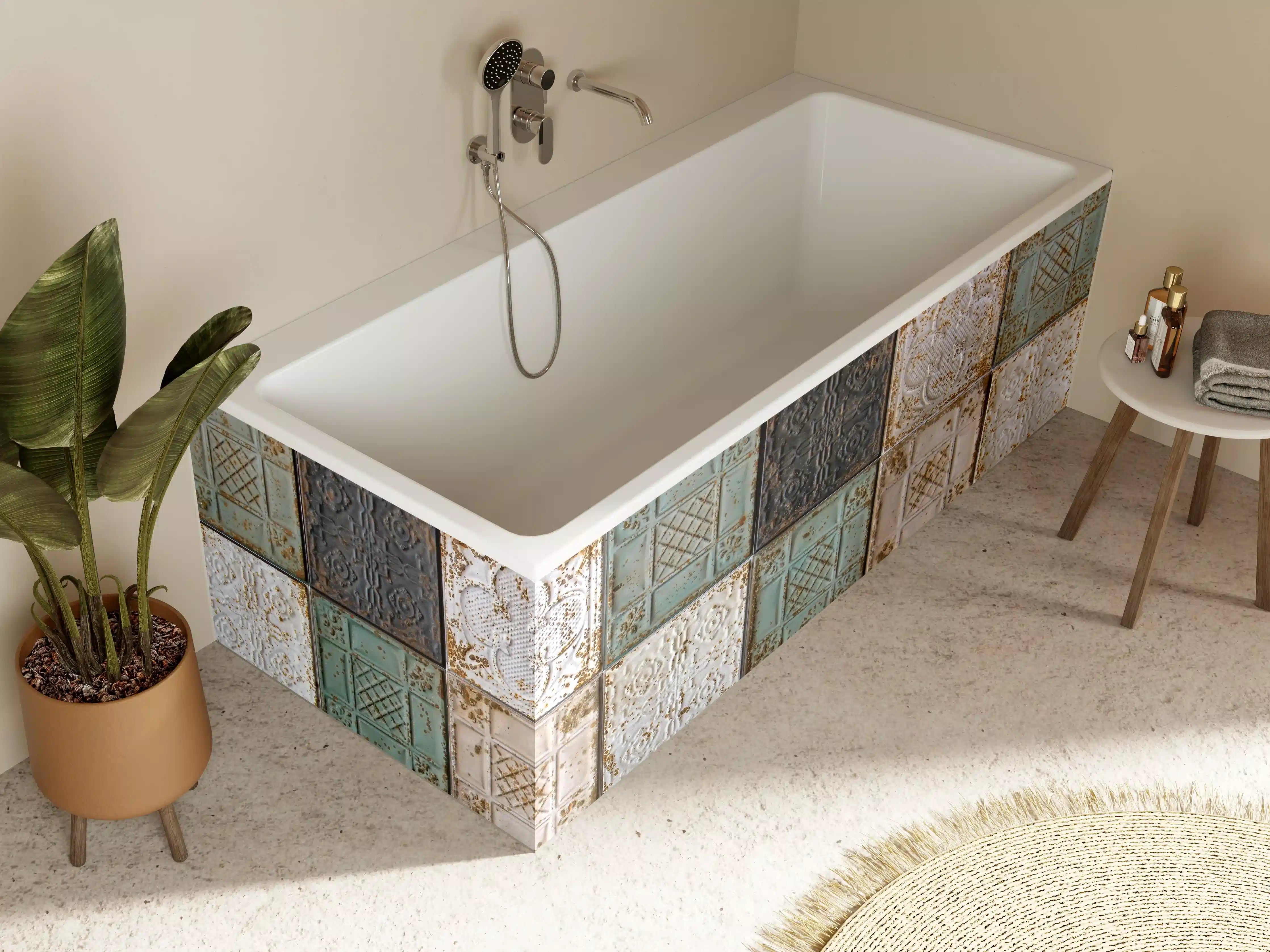 Badewannen-Rückwand - Rustikal aussehende orientalische Deckenplatten