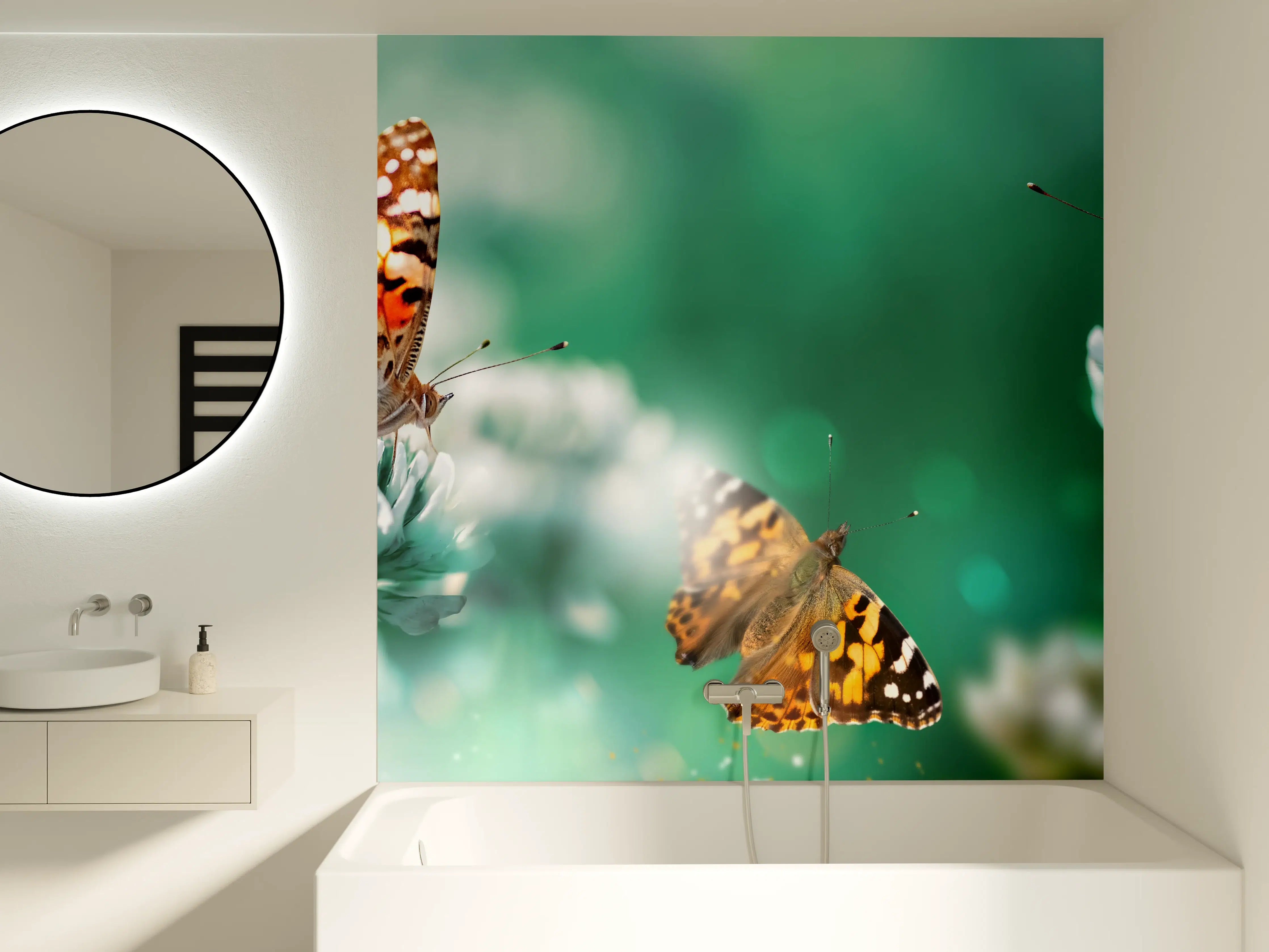 Badewannen-Rückwand - Schmetterling auf Weißkleeblüten
