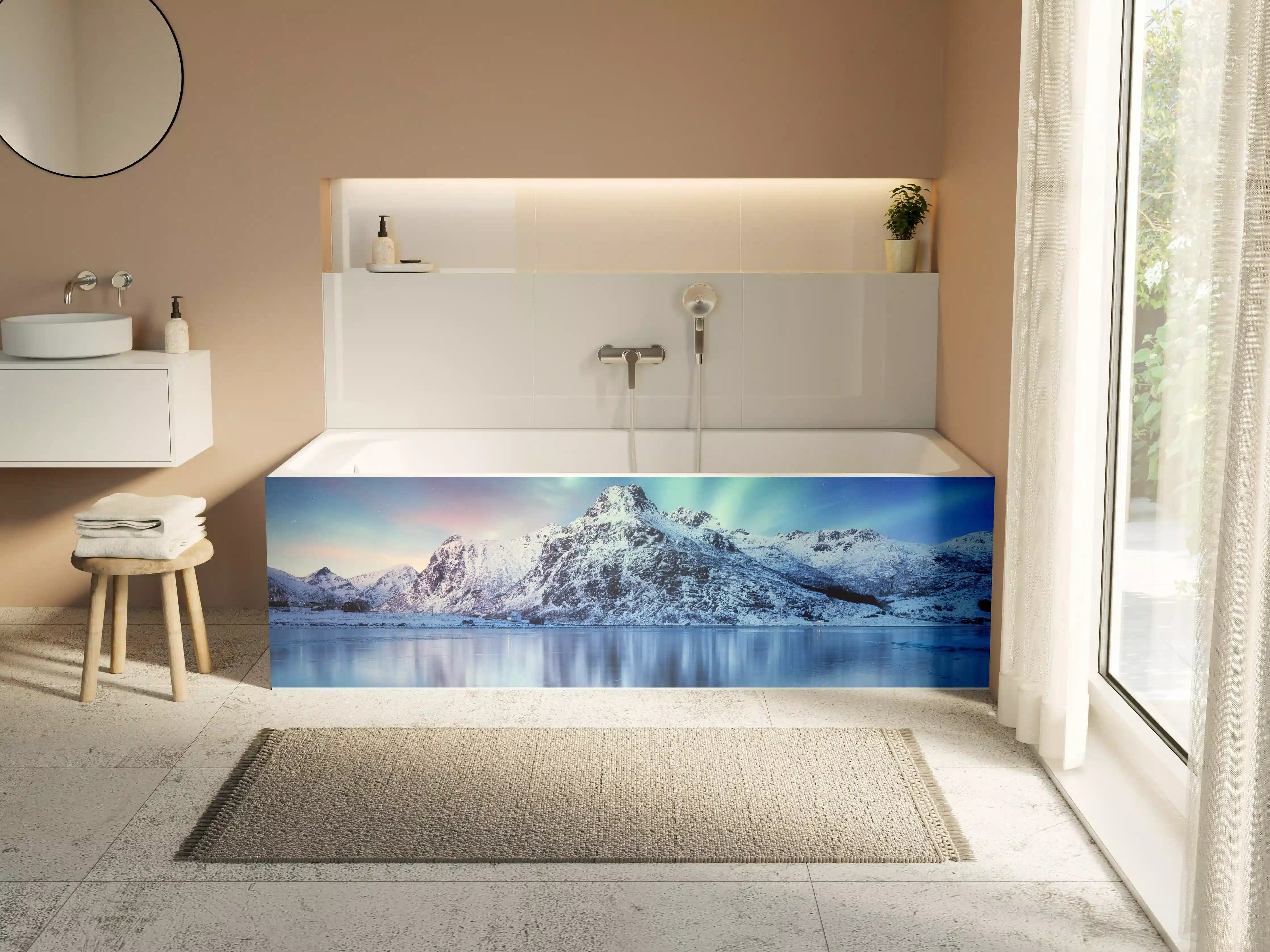 Badewannen-Rückwand - Schöne Polarlichter über dem Berg
