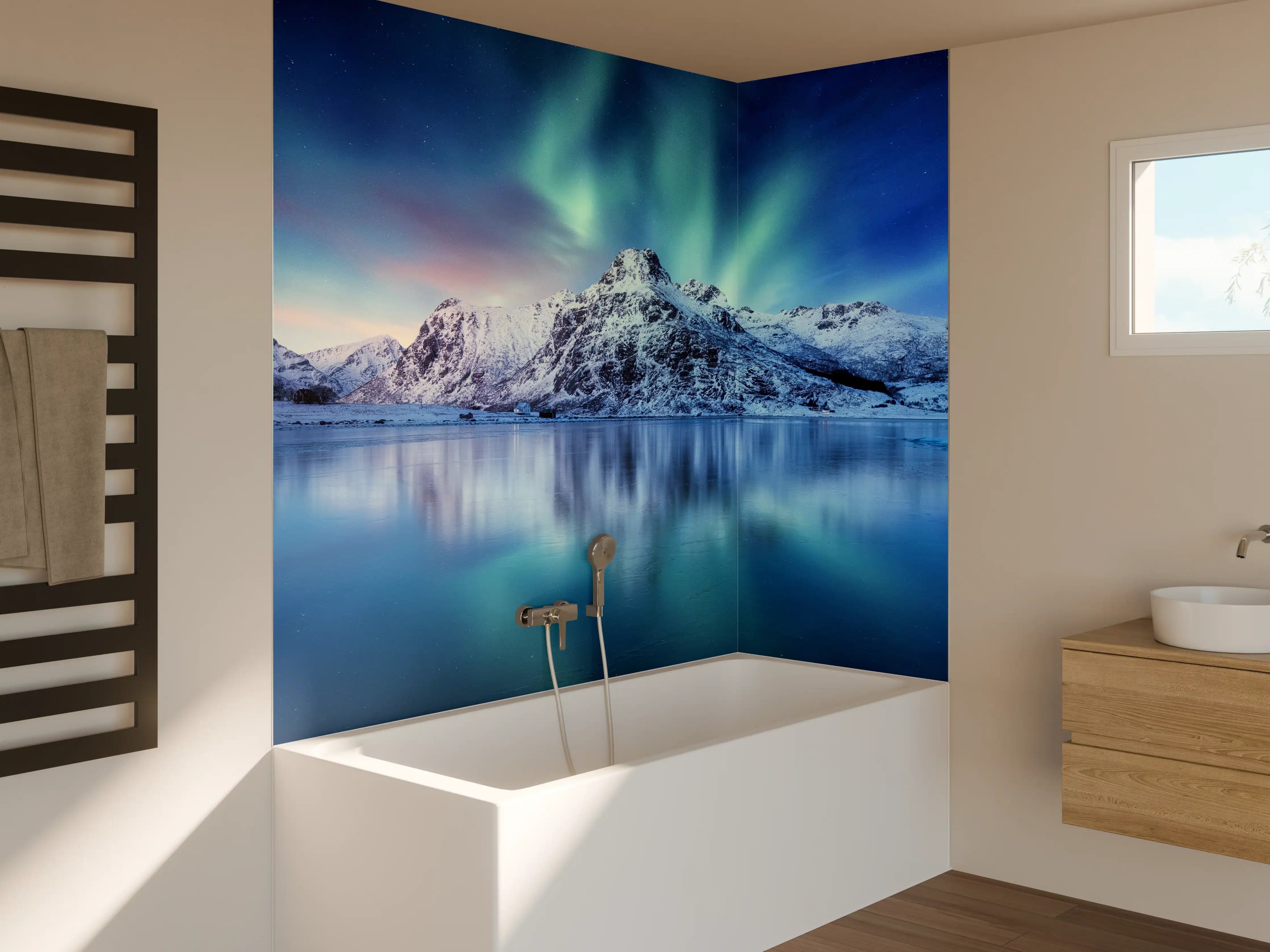 Badewannen-Rückwand - Schöne Polarlichter über dem Berg