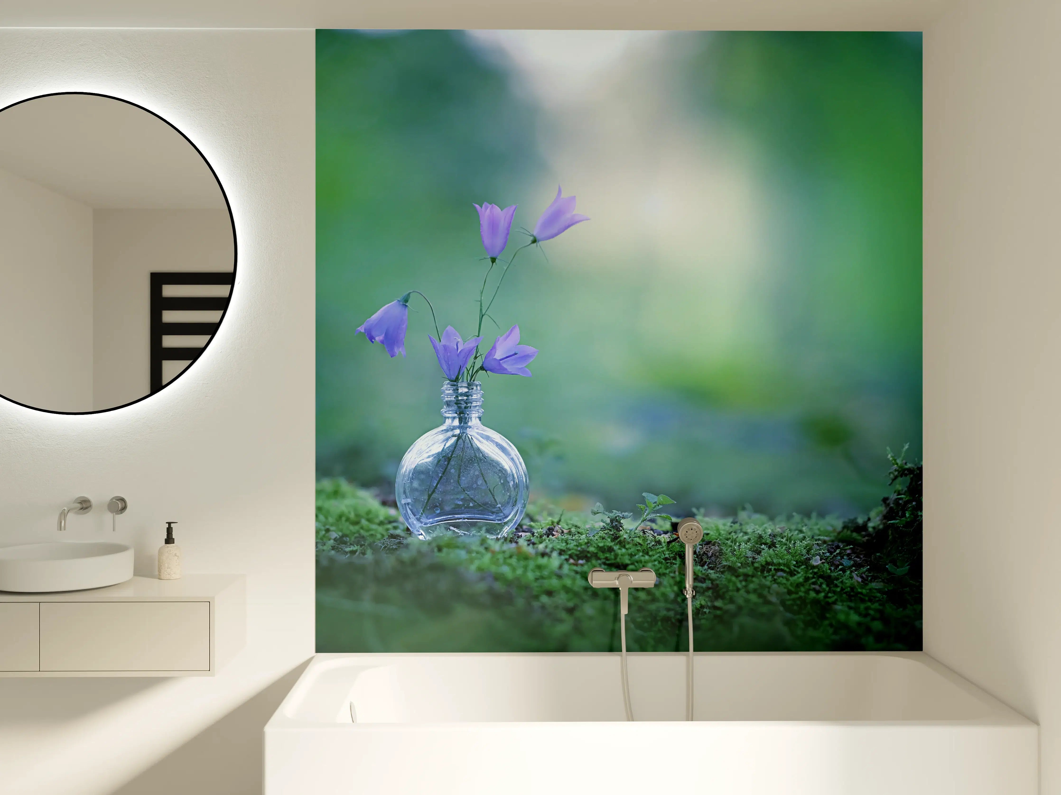 Badewannen-Rückwand - Schöne campanula Blumen