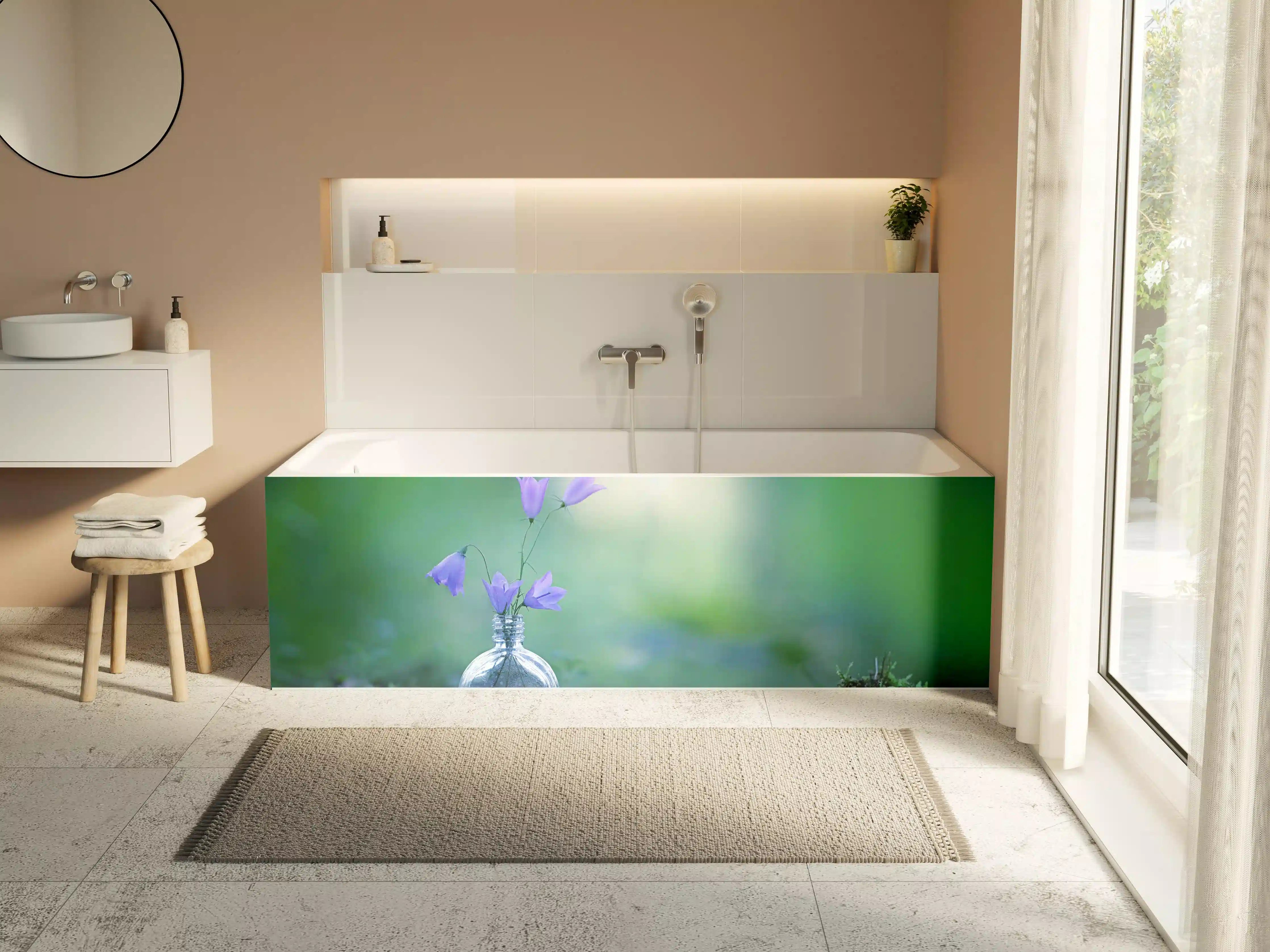 Badewannen-Rückwand - Schöne campanula Blumen