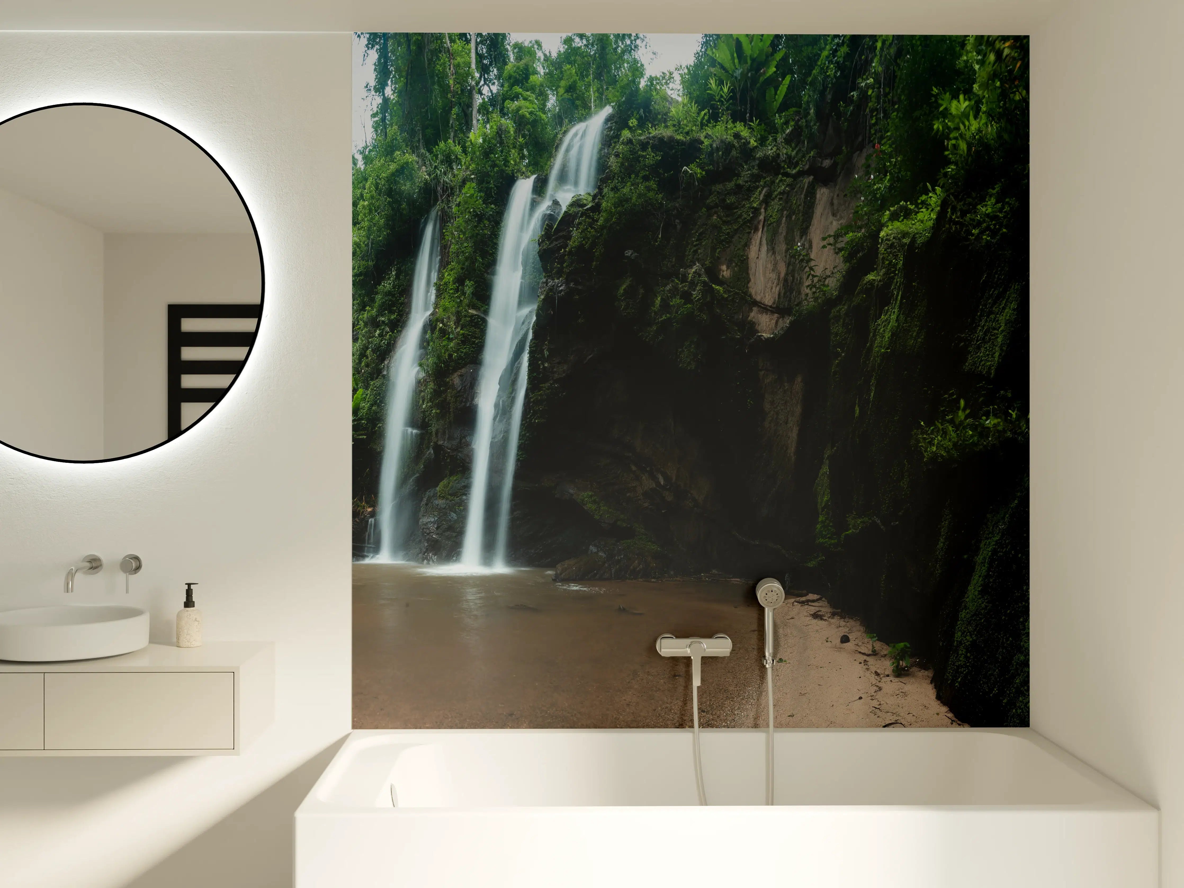 Badewannen-Rückwand - Schöner Wasserfall im Dschungel