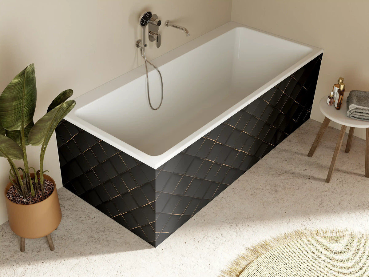 Badewannen-Rückwand - Schwarz-goldene, eleganten Steineffekt